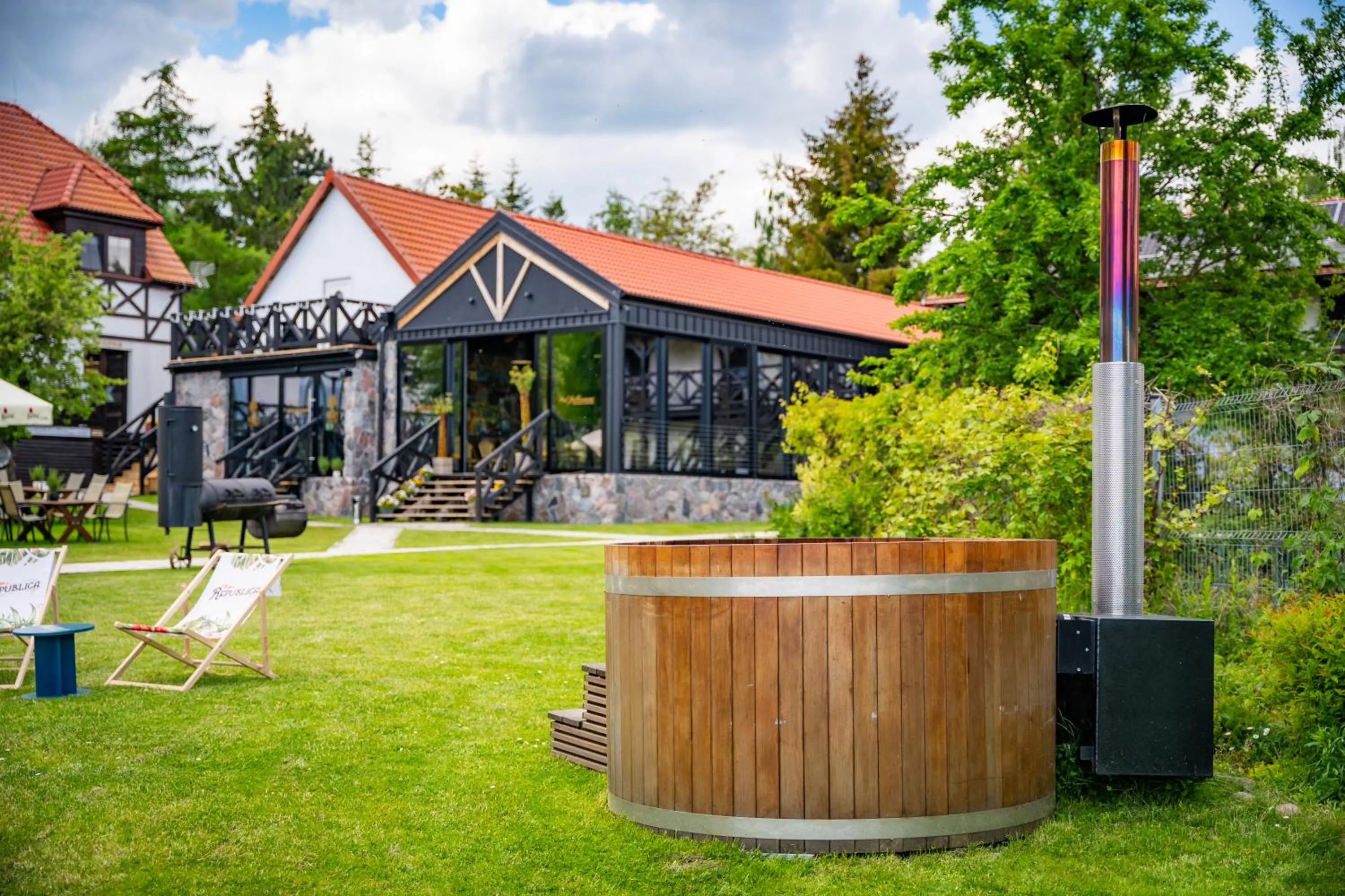 Garden in Stare Sady Chillout Rooms "Pod Jabłoniami"