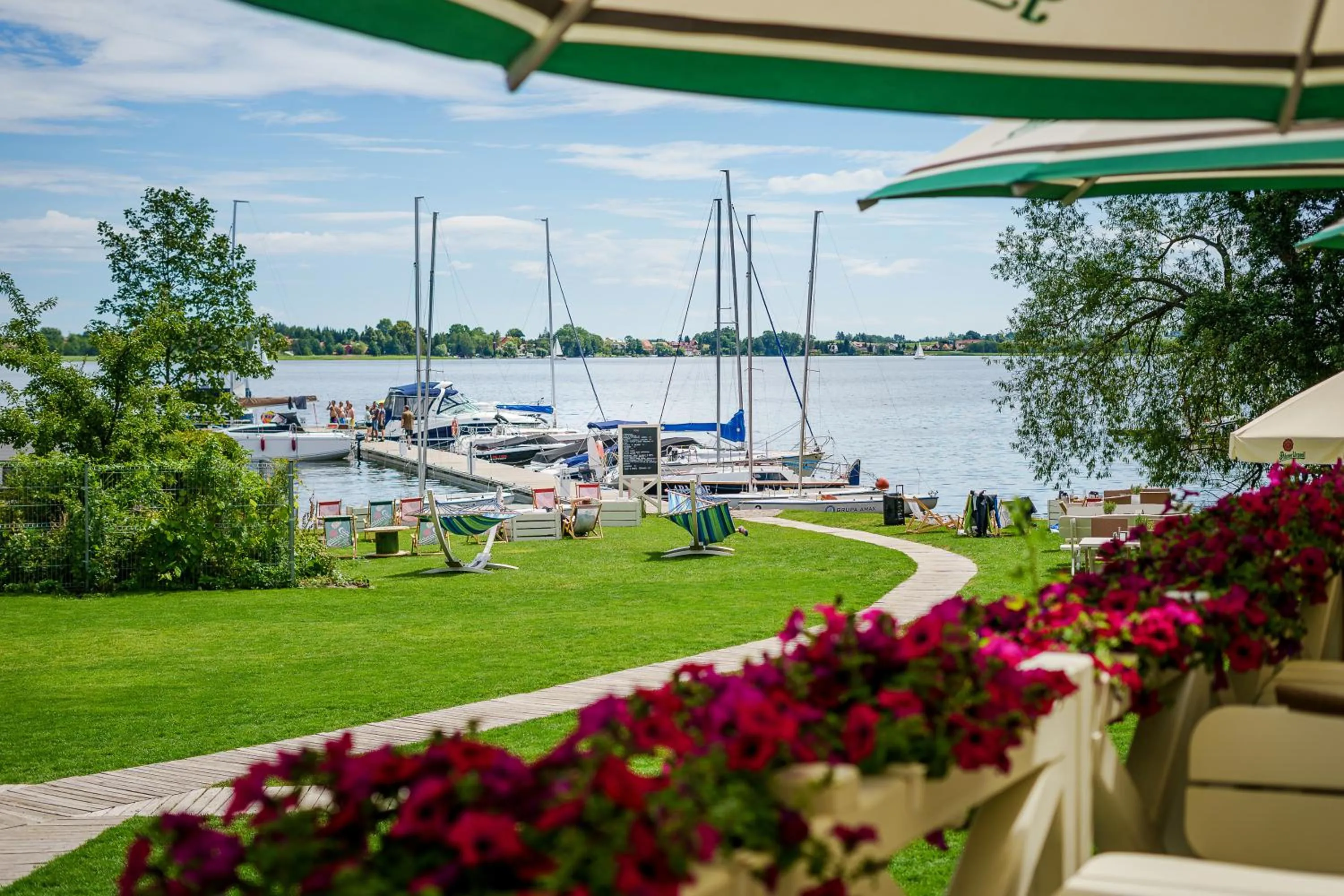 Restaurant/places to eat in Stare Sady Chillout Rooms "Pod Jabłoniami"