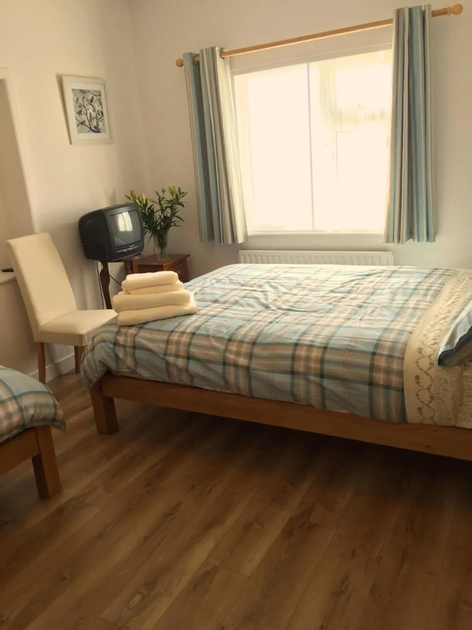 Family Room with Side Sea View in O'Neill's Bed&Breakfast