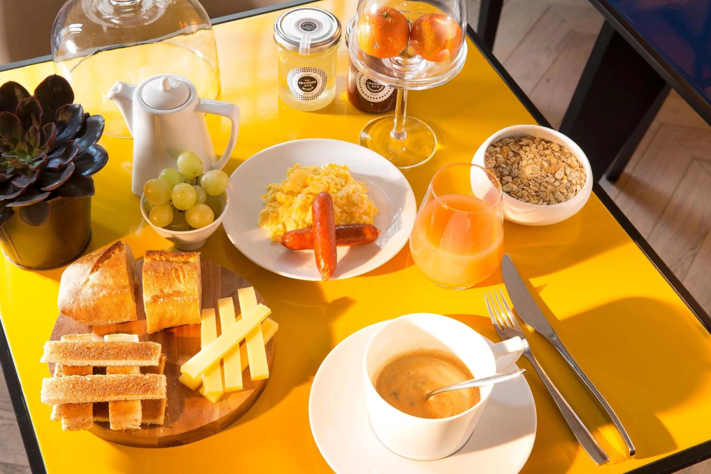 Continental breakfast in Les Matins de Paris & Spa