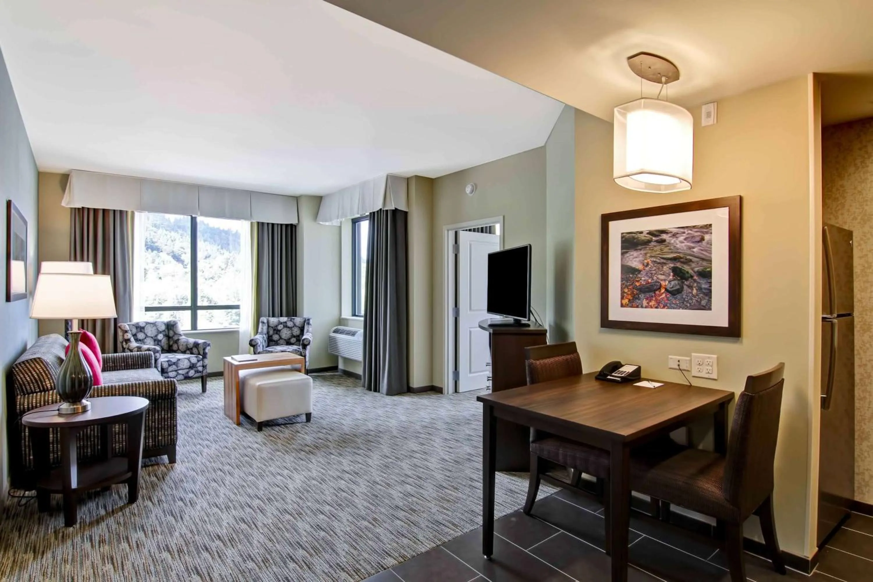 Living room in Homewood Suites by Hilton Seattle-Issaquah