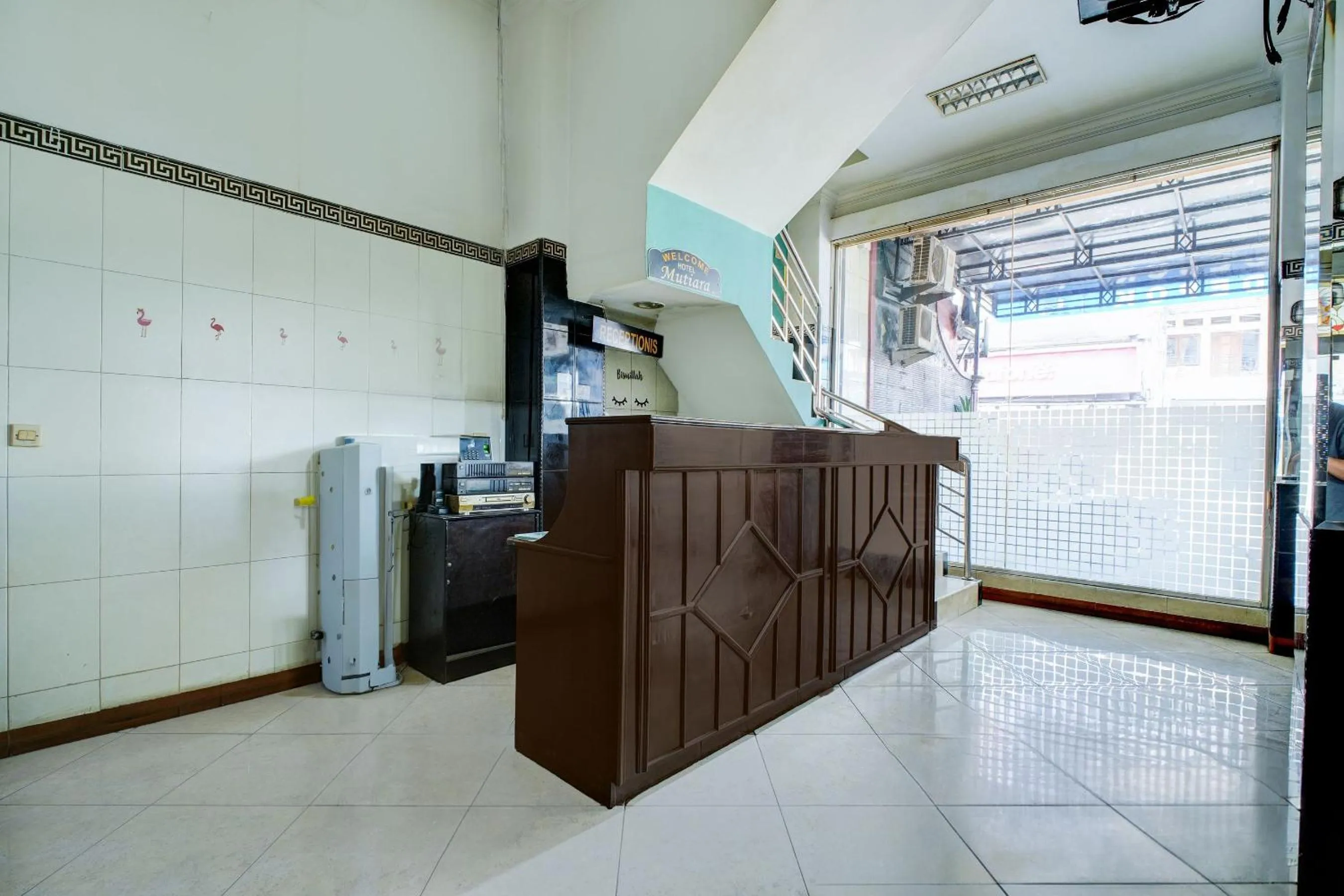 Lobby or reception in Hotel O Depok near Bhayangkara BRIMOB Hospital Formerly Hotel Mutiara Kelapa Dua Depok