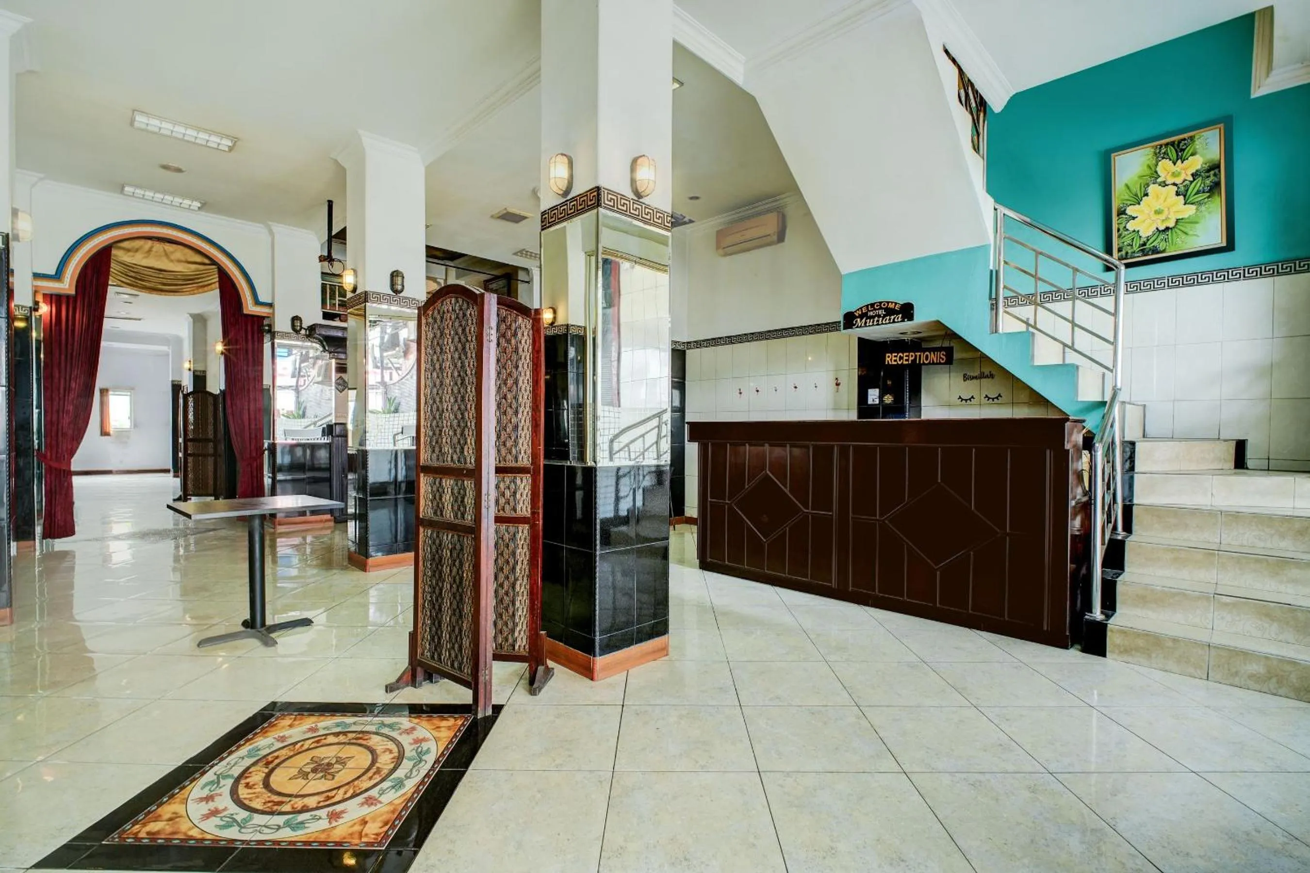 Lobby or reception in Hotel O Depok near Bhayangkara BRIMOB Hospital Formerly Hotel Mutiara Kelapa Dua Depok