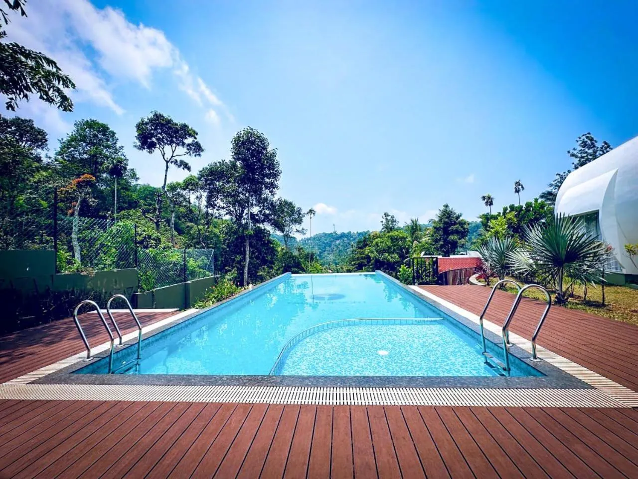 Swimming pool in Talenresort Vythiri Villas