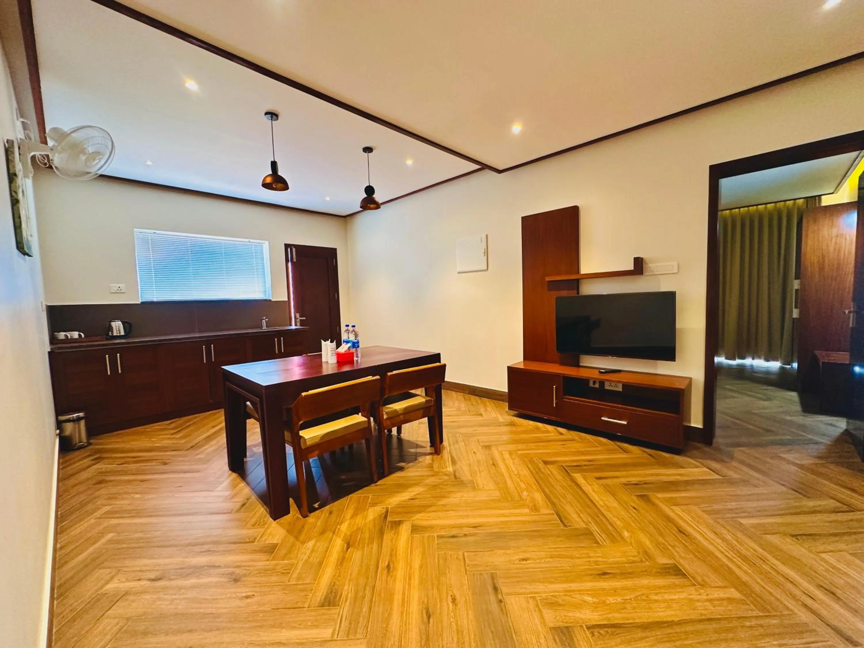 Communal lounge/ TV room in Talenresort Vythiri Villas