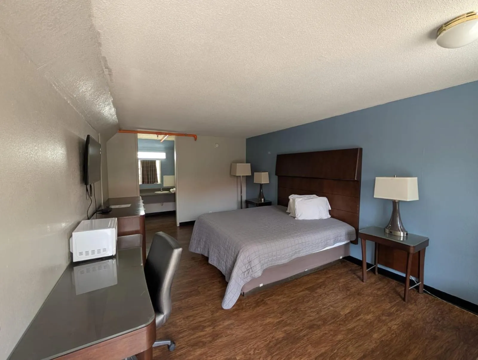 Bedroom, Bed in OYO Hotel Catersville GA