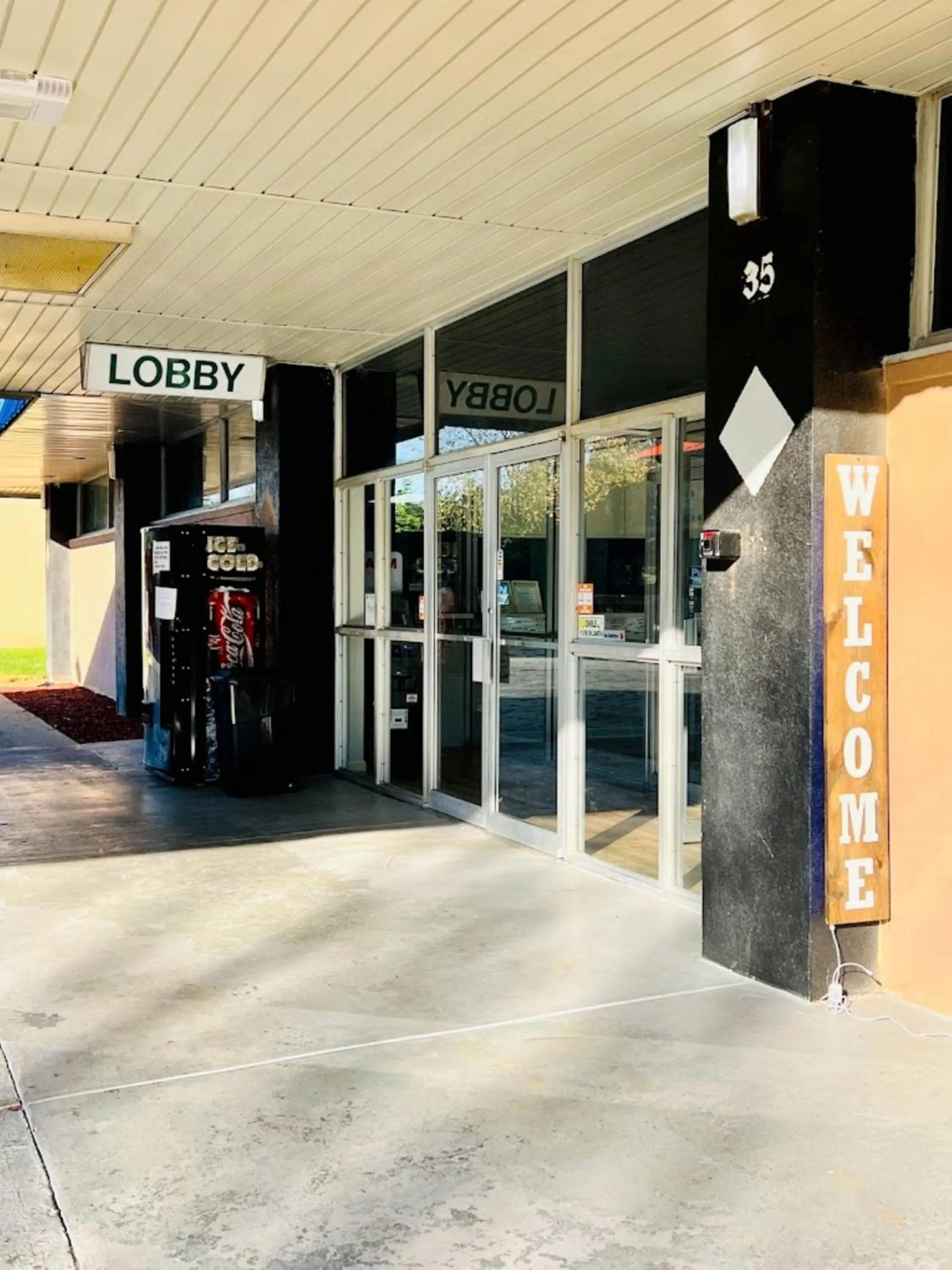 Lobby or reception in OYO Hotel Catersville GA