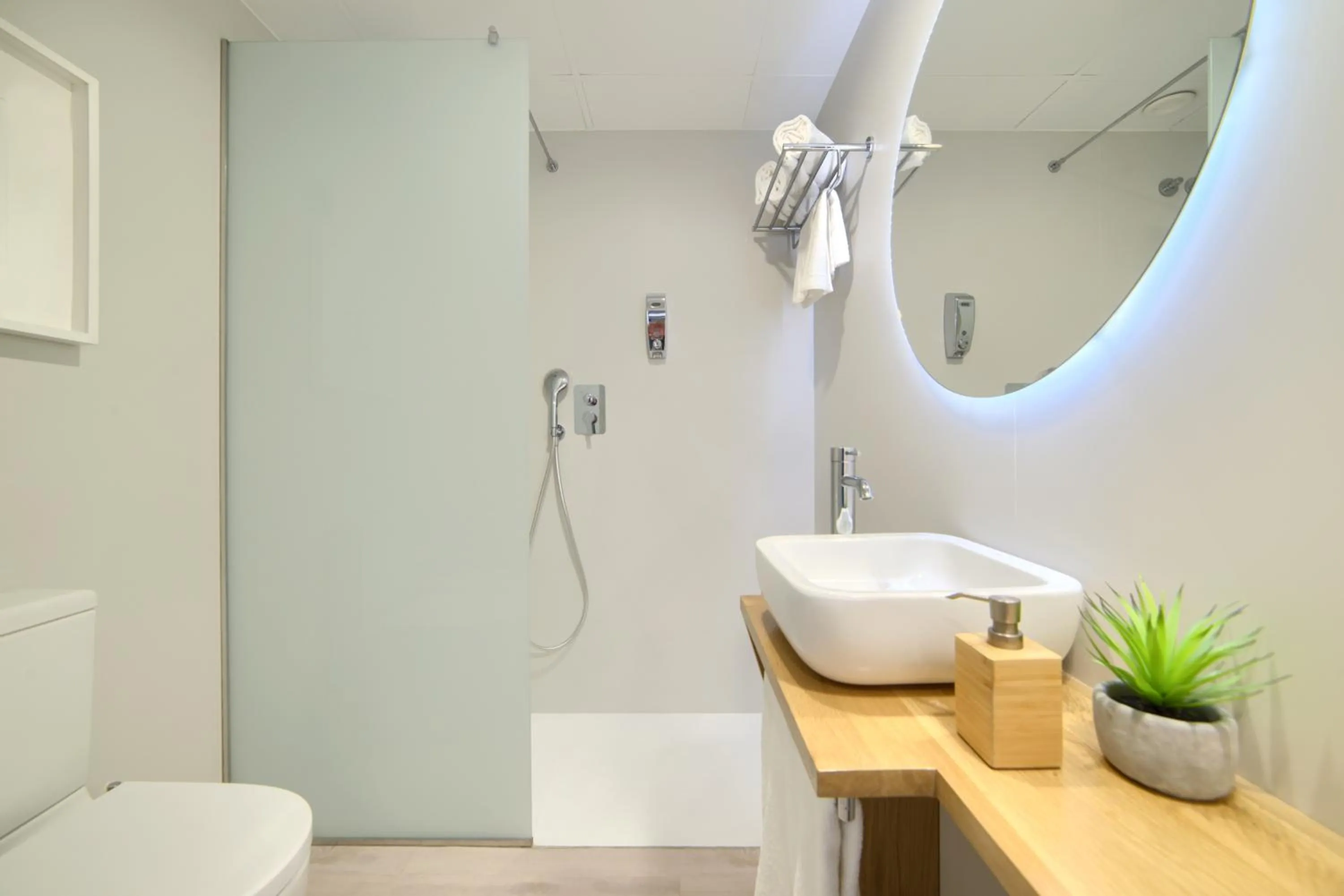 Toilet in Hotel Luze El Villa