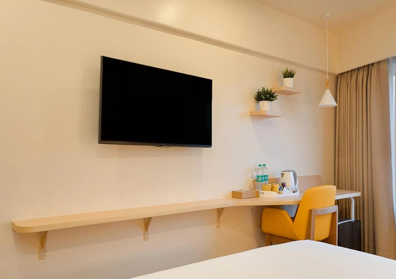 Bed in Bloom Hub l WEH Andheri