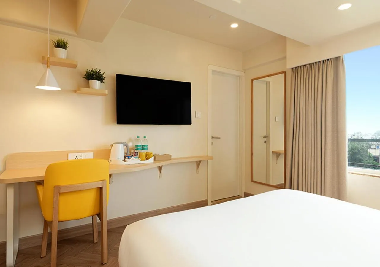 Bed in Bloom Hub l WEH Andheri