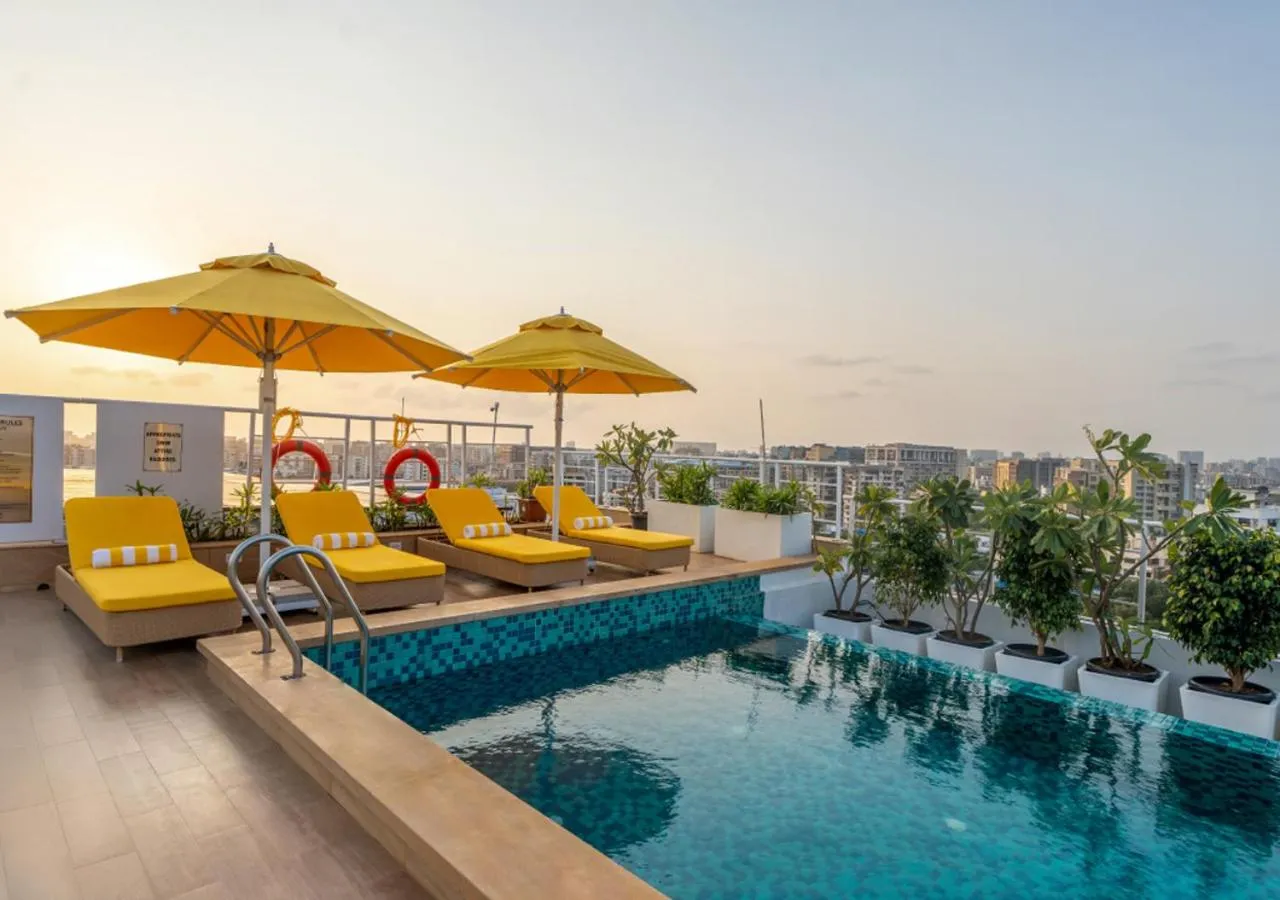 Swimming pool in Bloom Hub l WEH Andheri