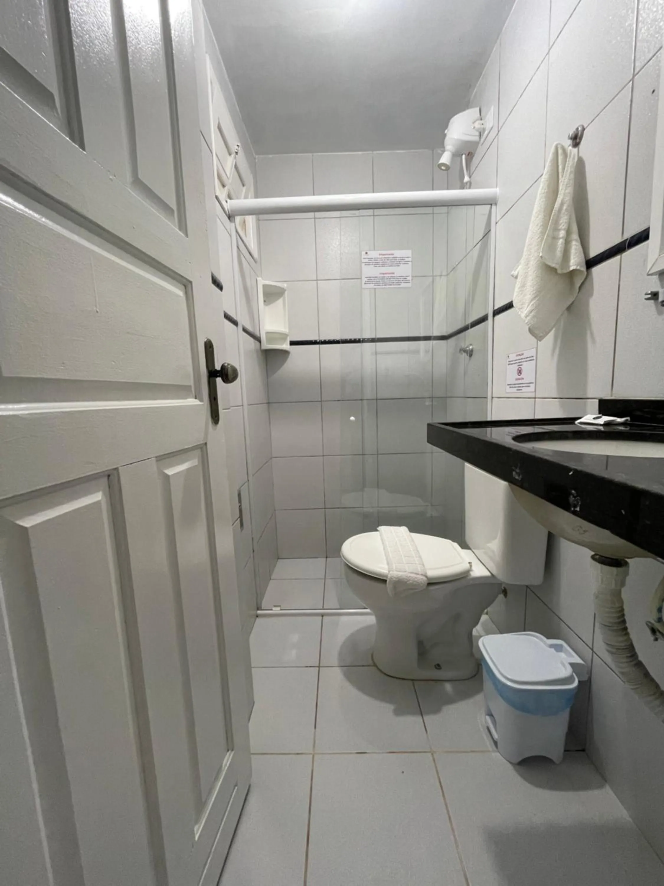 Bathroom in Pousada Girassol