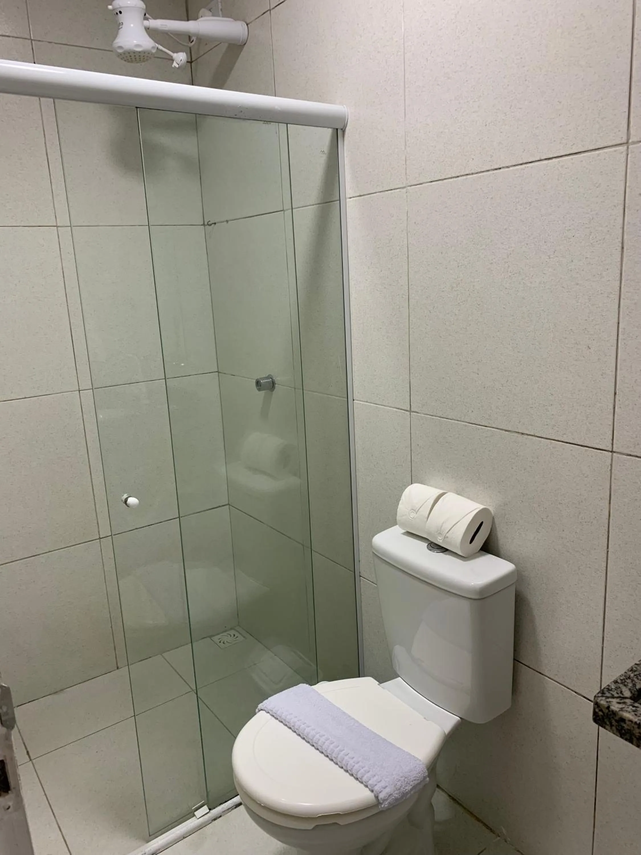 Bathroom in Pousada Girassol