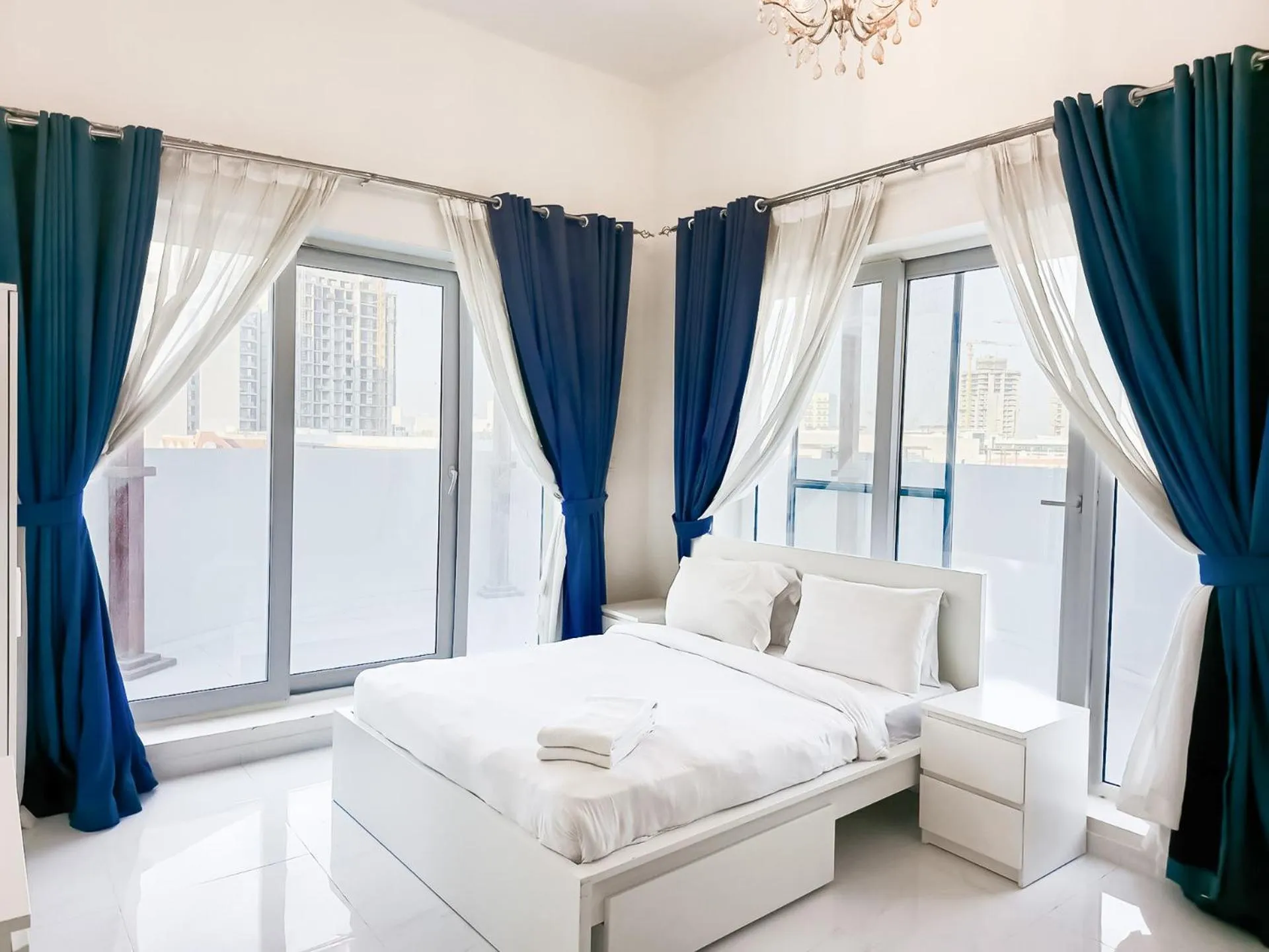 Bed in MK Residence JVC