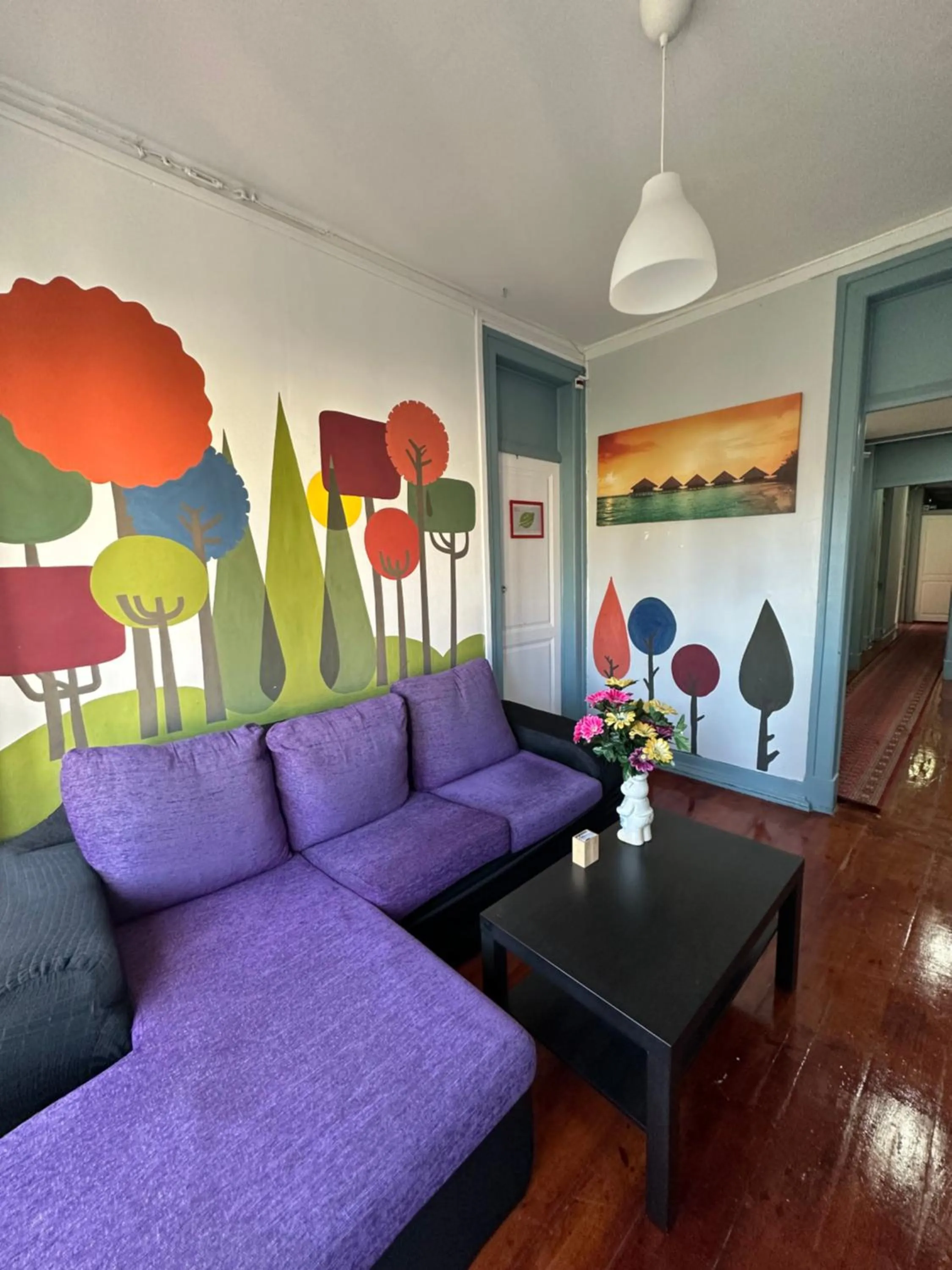 Shangri-La Hostel Anjos