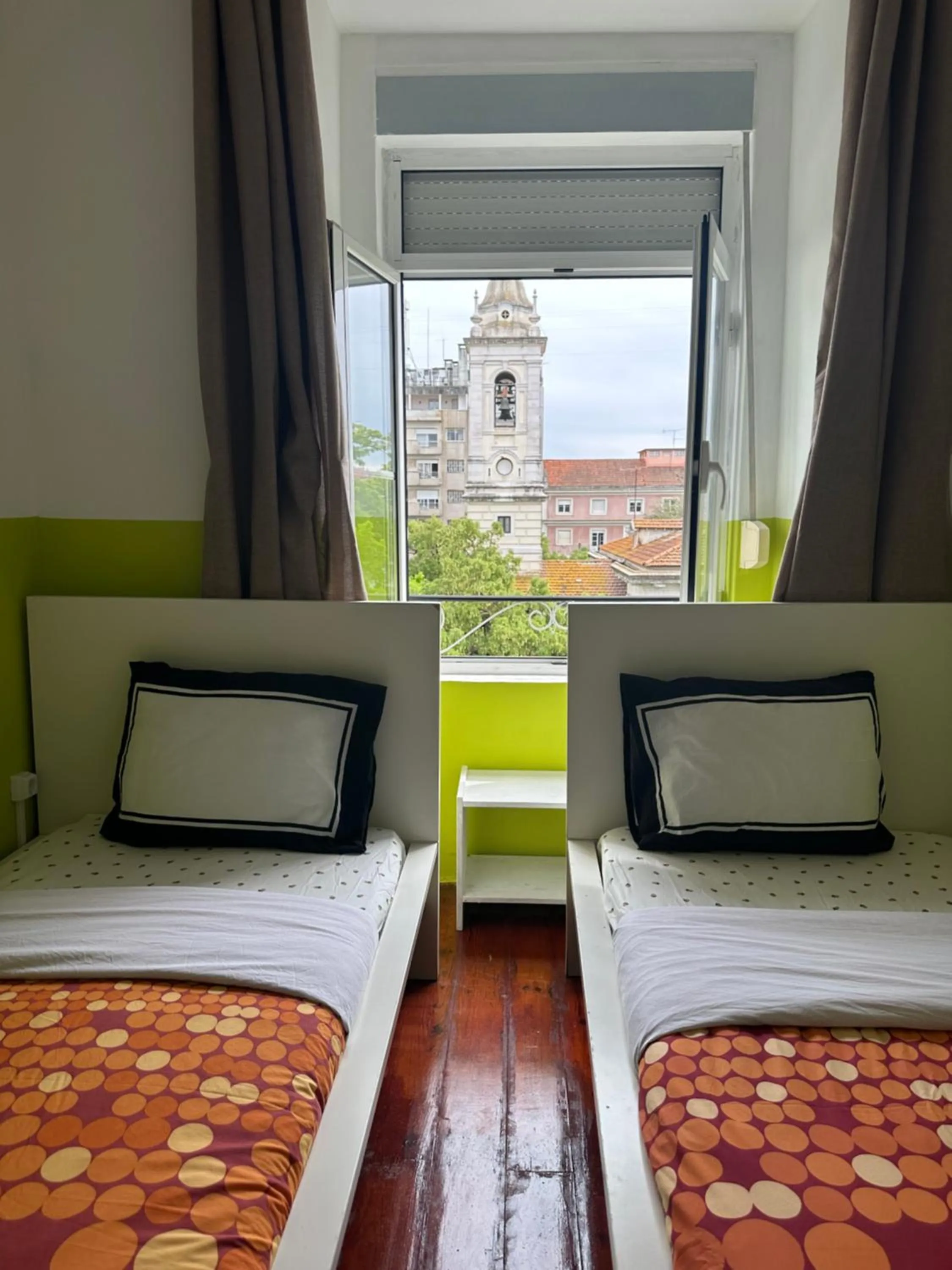 Bed in Shangri-La Hostel Anjos