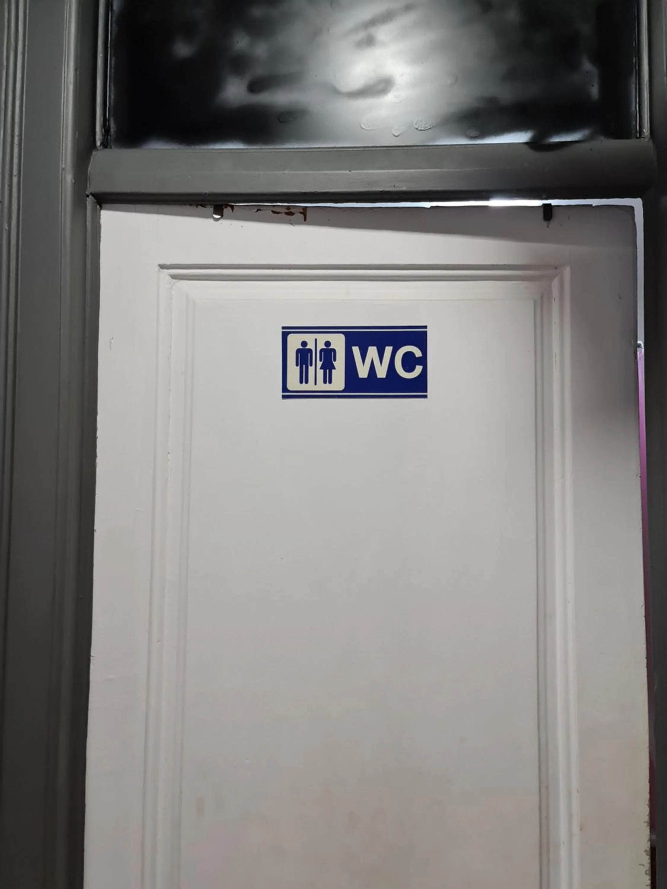 Shangri-La Hostel Anjos