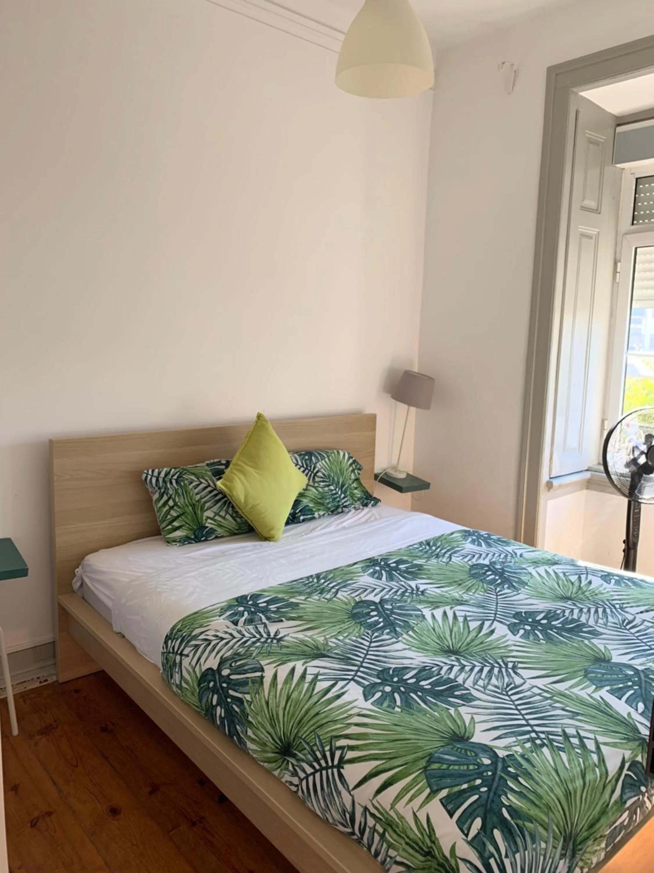 Bed in Shangri-La Hostel Anjos