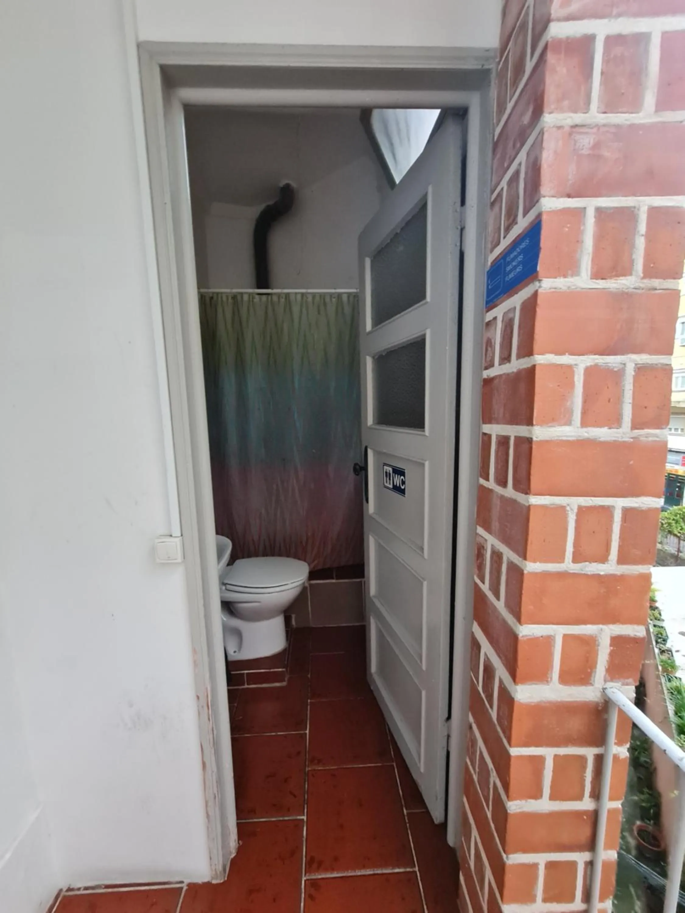 Shangri-La Hostel Anjos