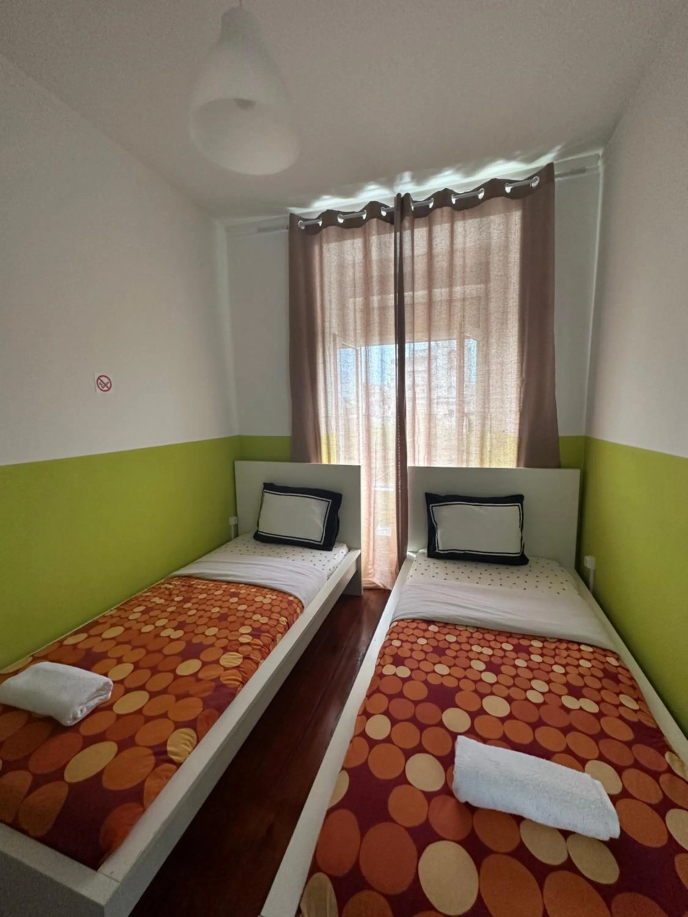 Bed in Shangri-La Hostel Anjos