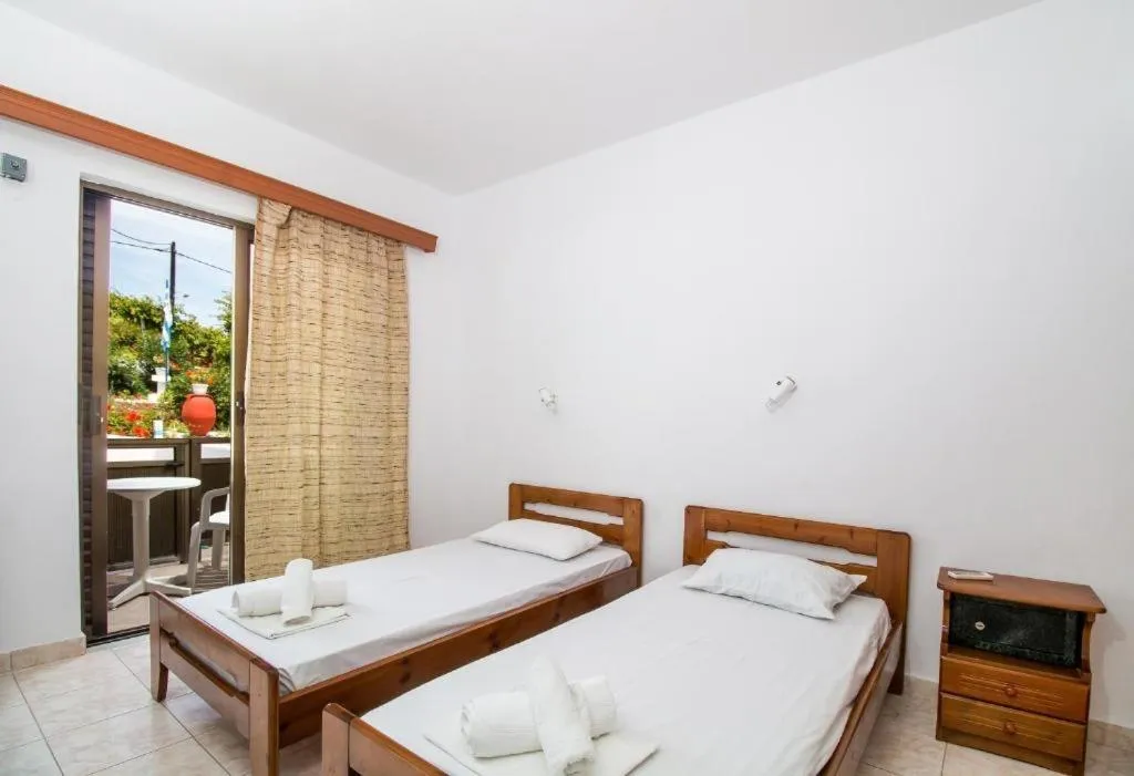 Photo of the whole room, Bed in Nikos BnB