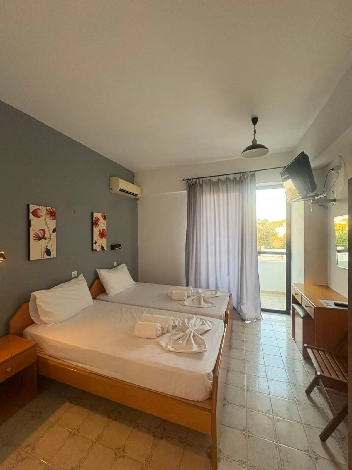 Photo of the whole room, Bed in Nikos BnB