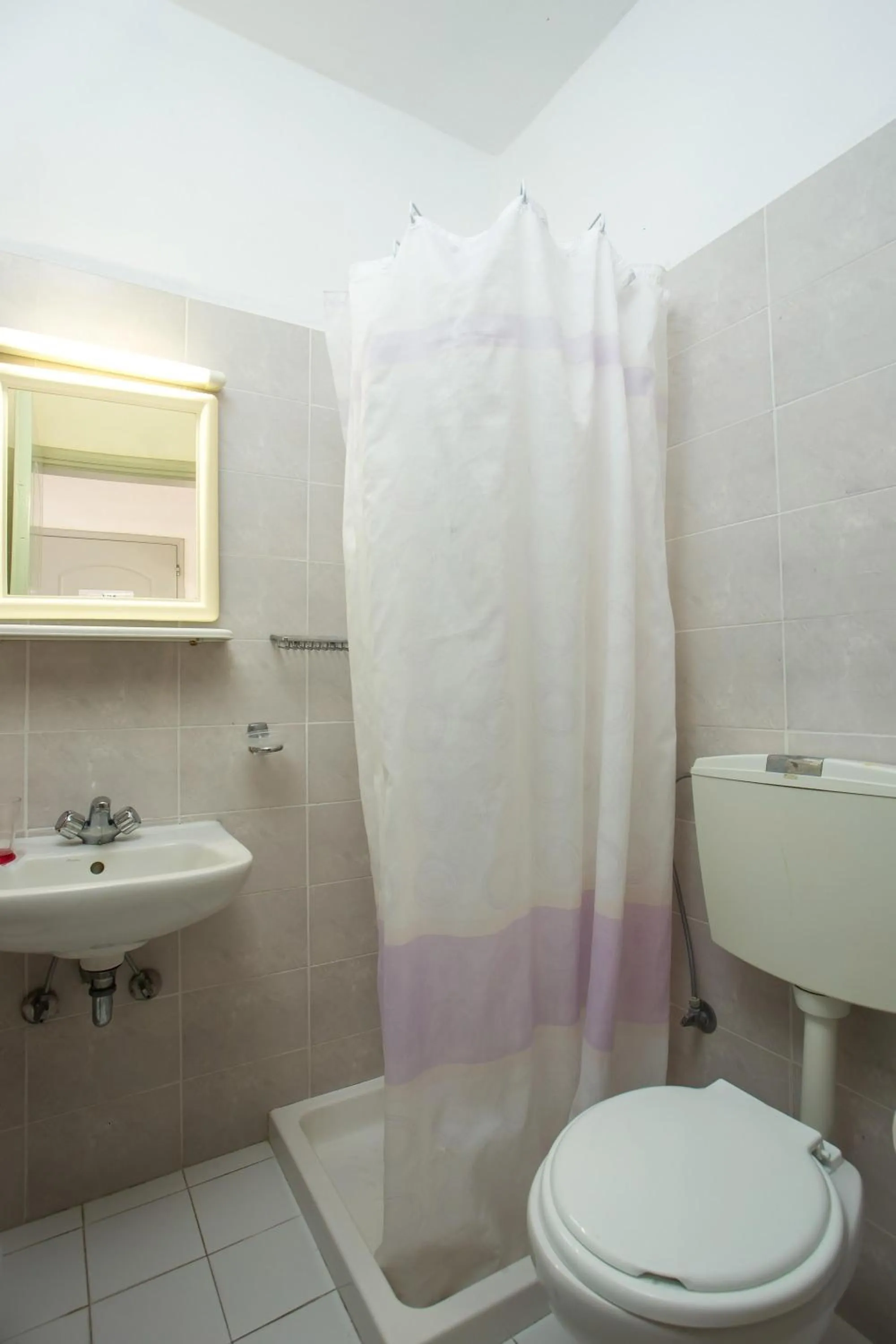 Bathroom in Nikos BnB