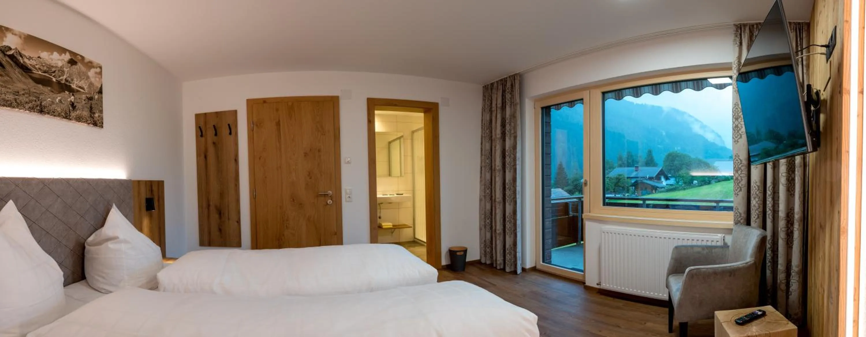 Photo of the whole room, Bed in Sonnenhang Montafon