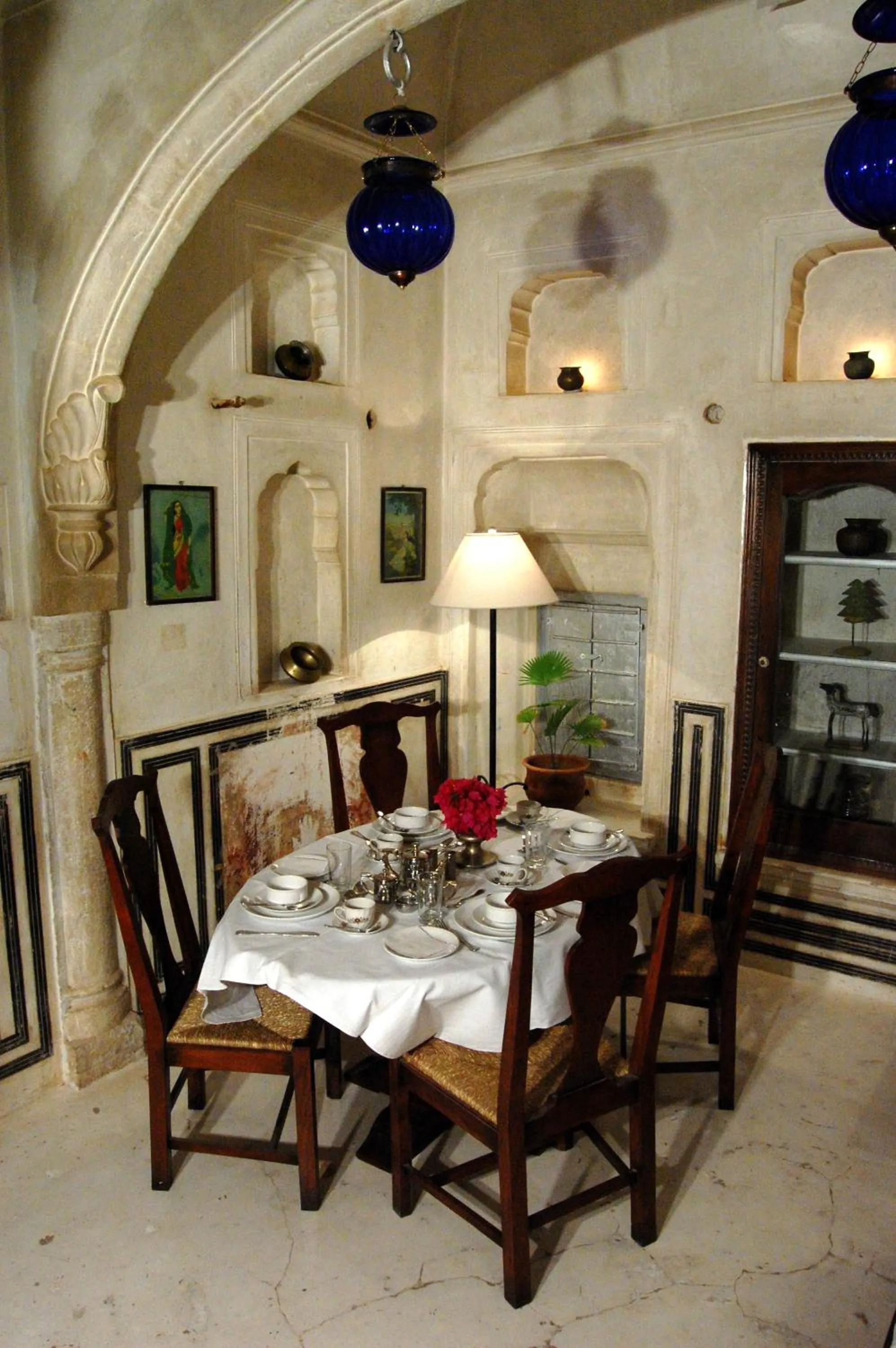 Restaurant/places to eat in Hotel Chobdar Haveli