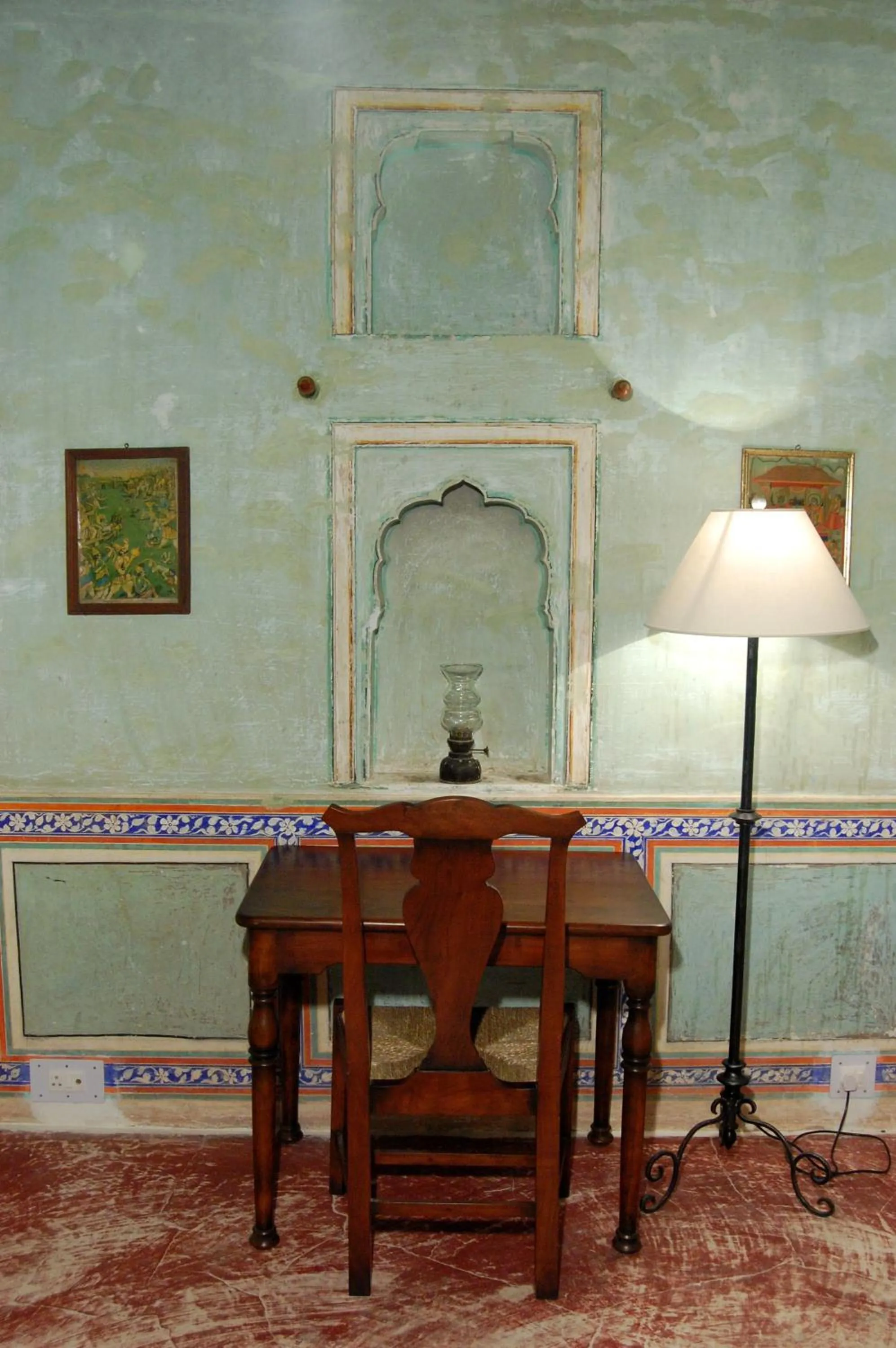 Seating area in Hotel Chobdar Haveli