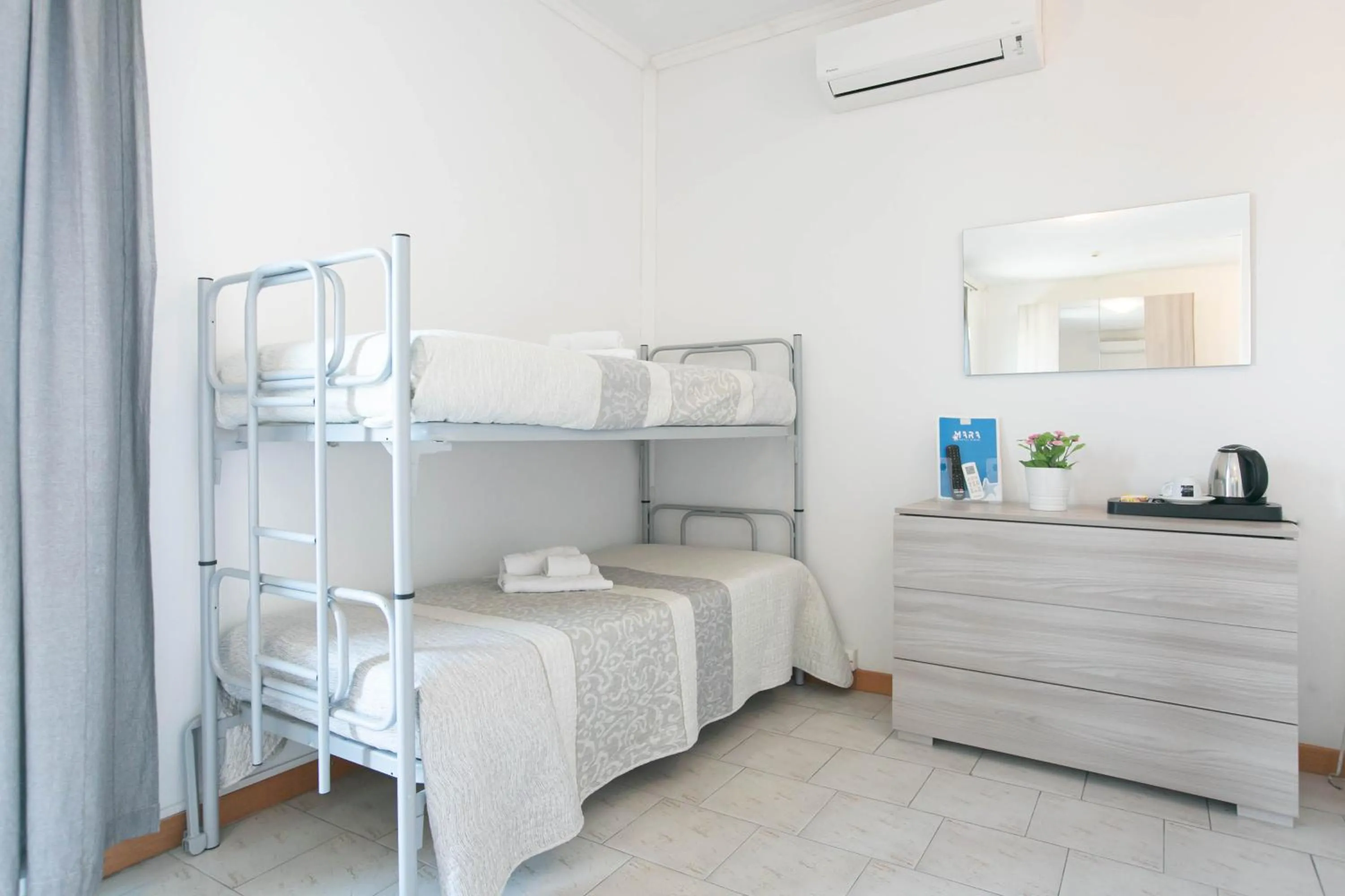 bunk bed, Bed in Hotel Mara