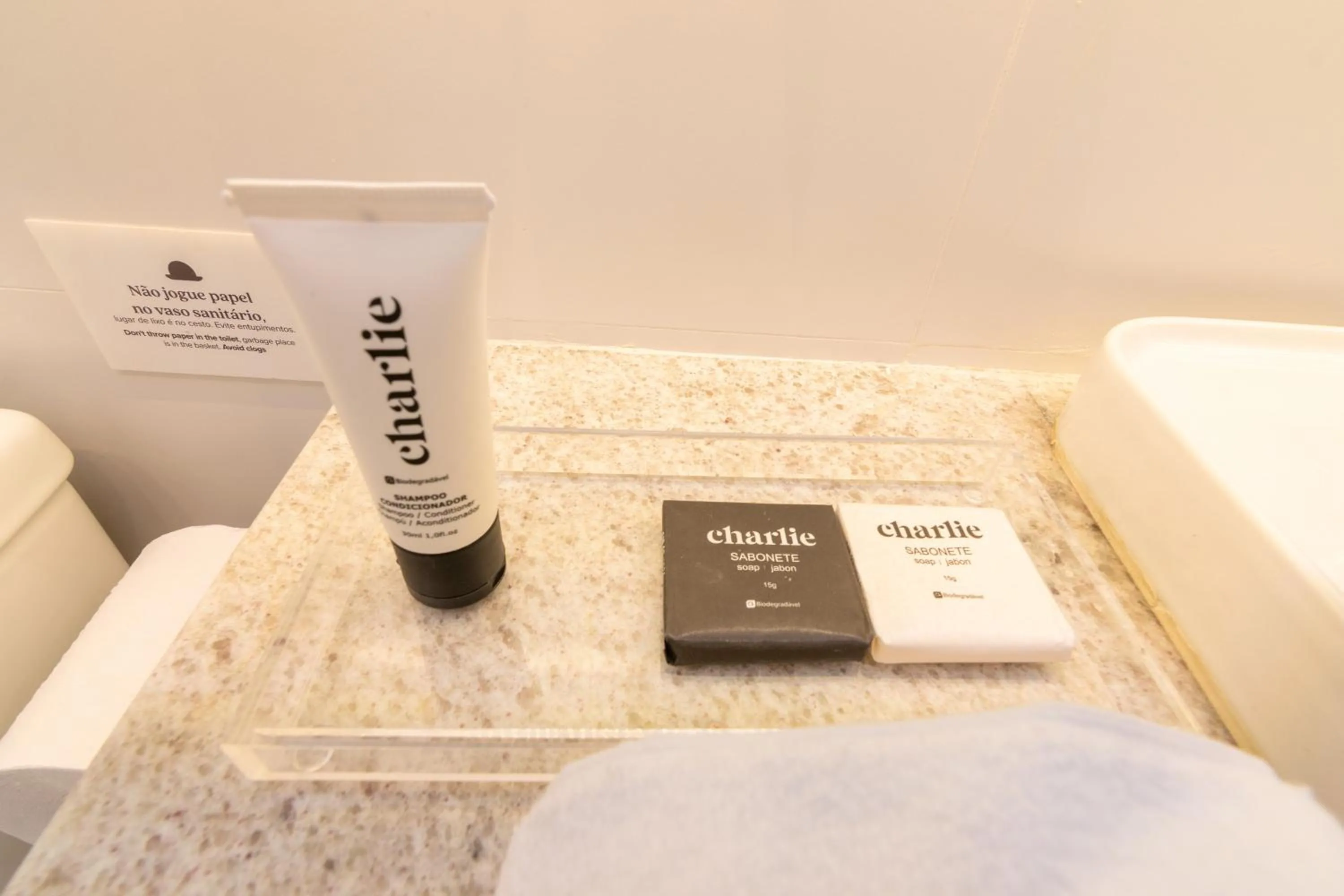 Bathroom in Charlie Flora Jardim Botânico