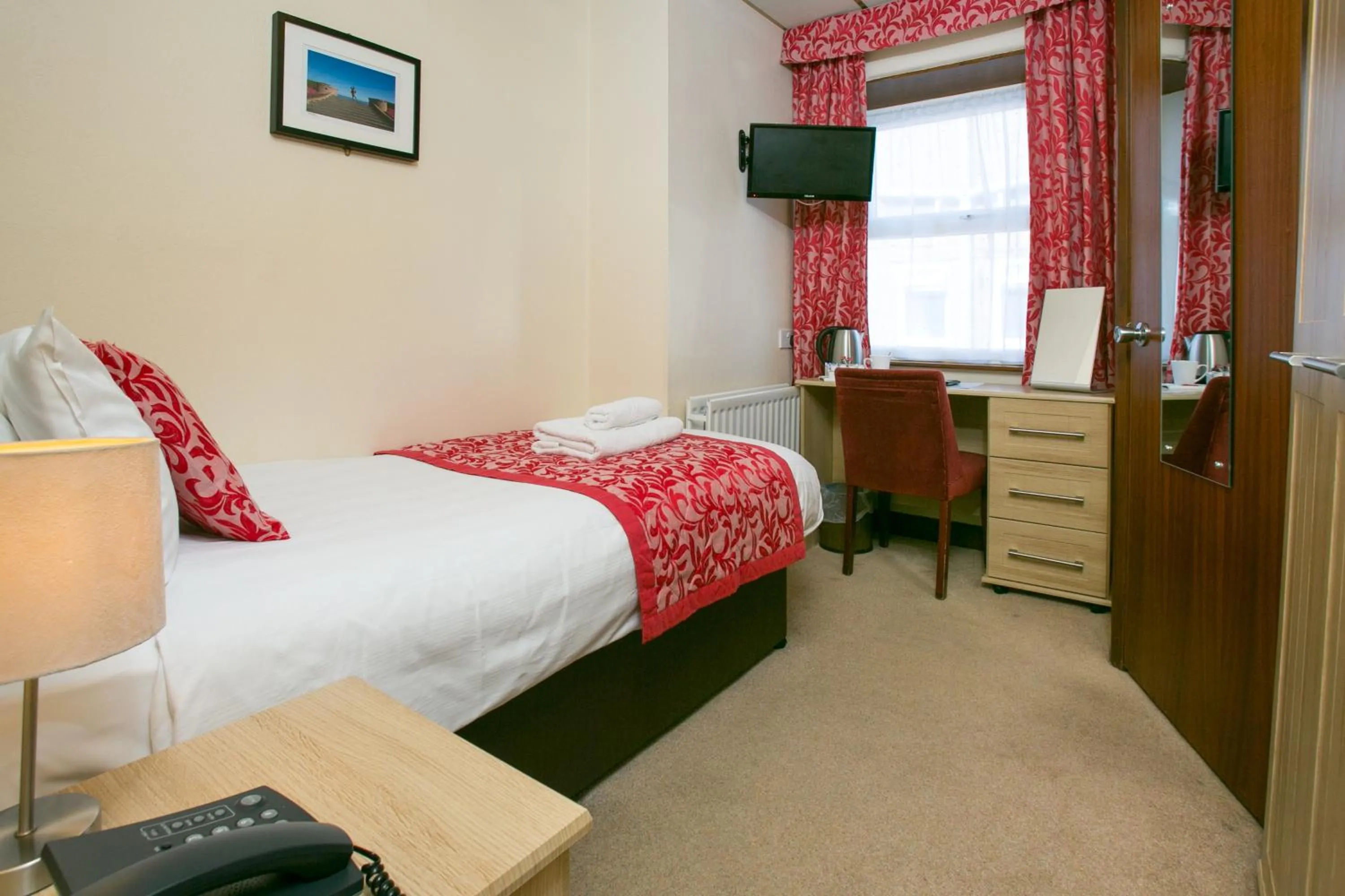 Bathroom in The Auckland Hotel