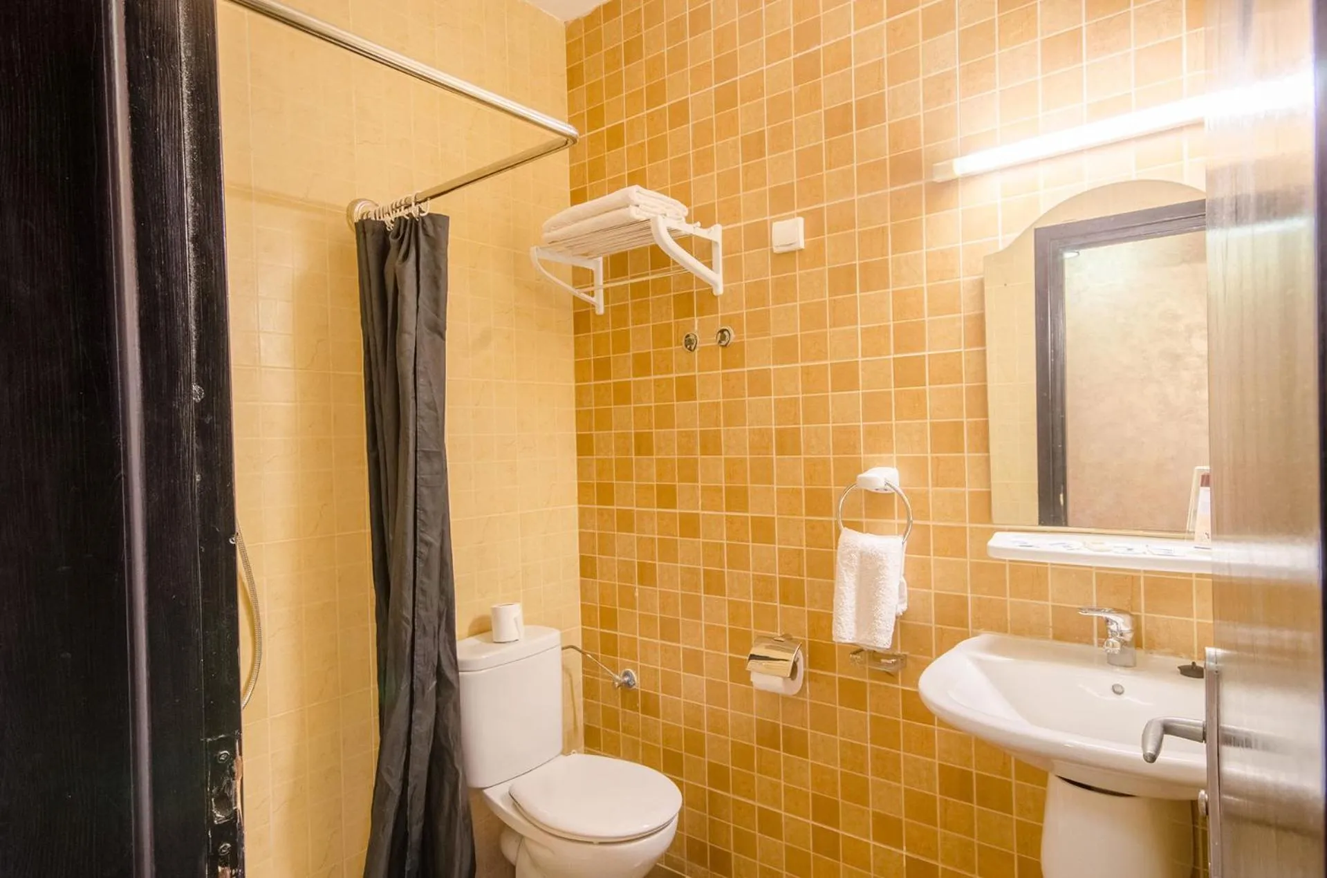 Toilet in INOU Hotel Aourir