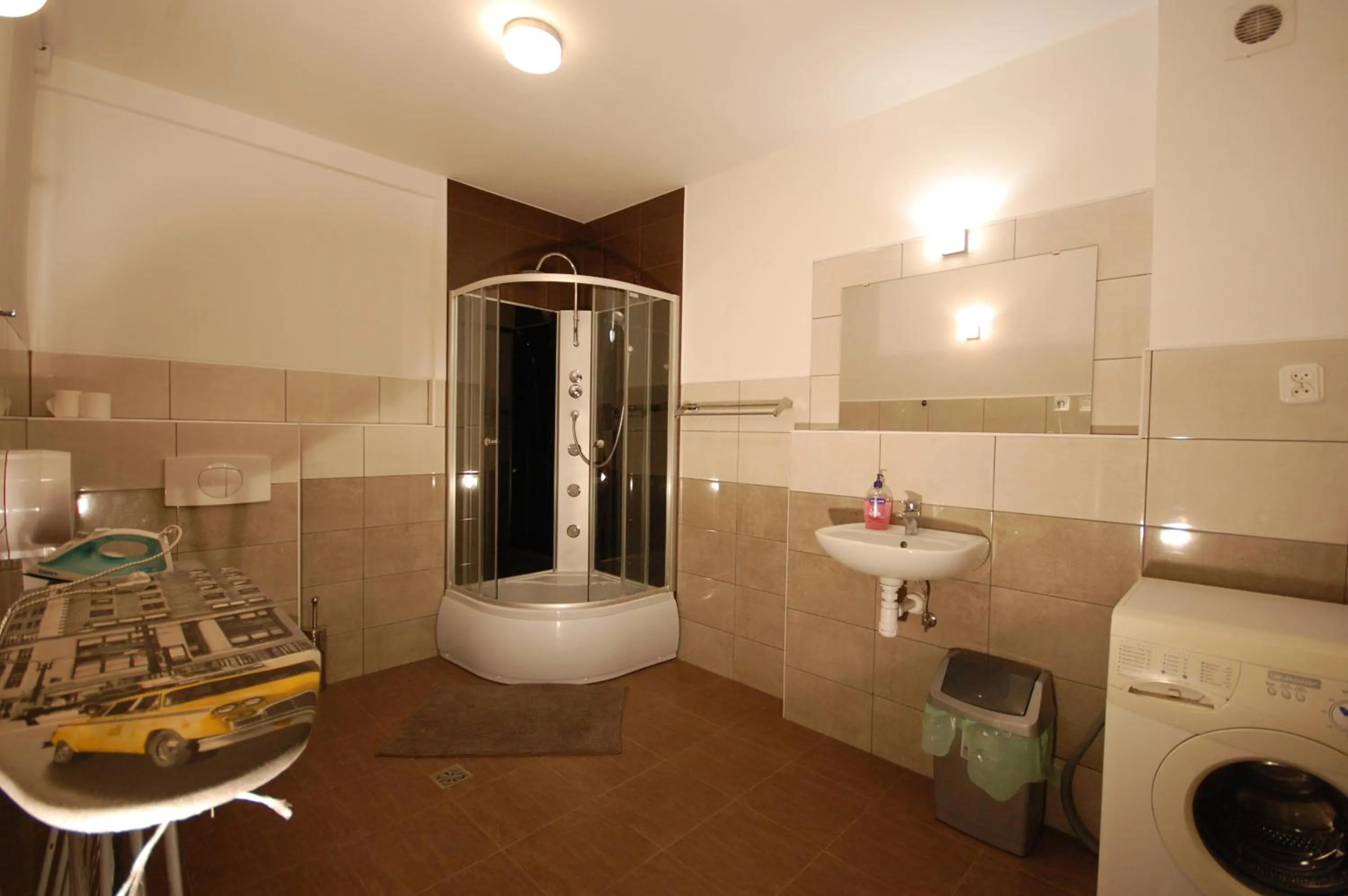 Shower in Hipnotic B&B