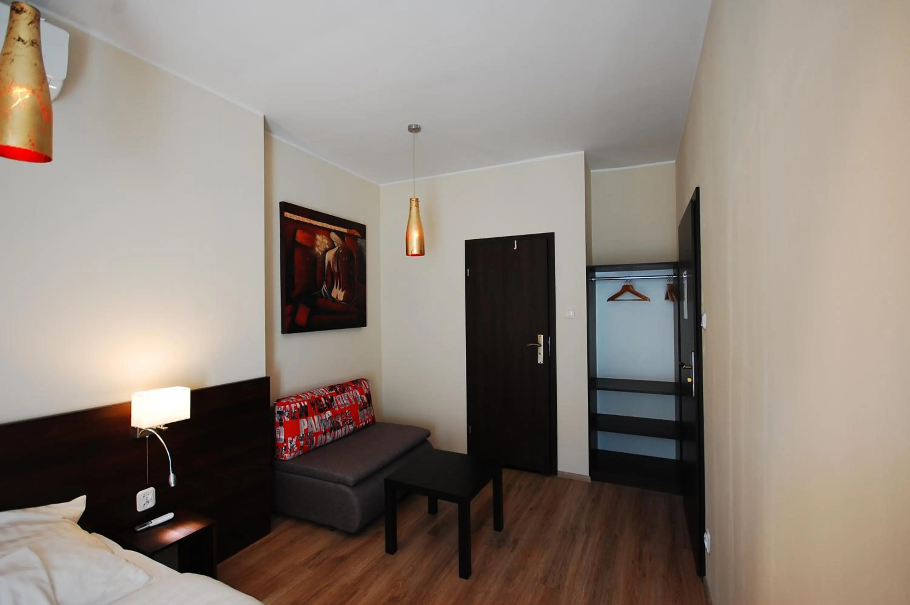 Photo of the whole room, Bed in Hipnotic B&B