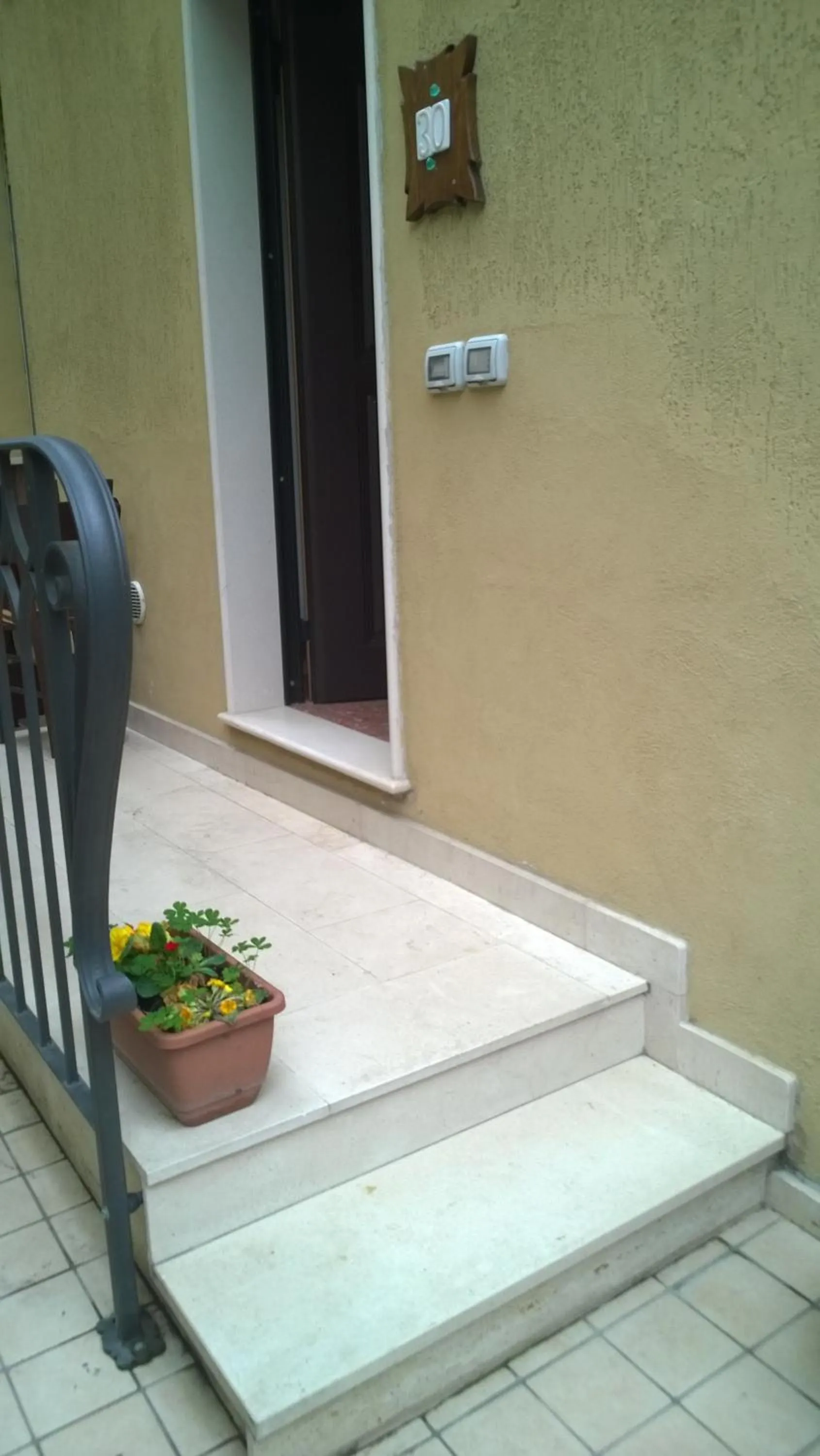 Property building in Casa Riri