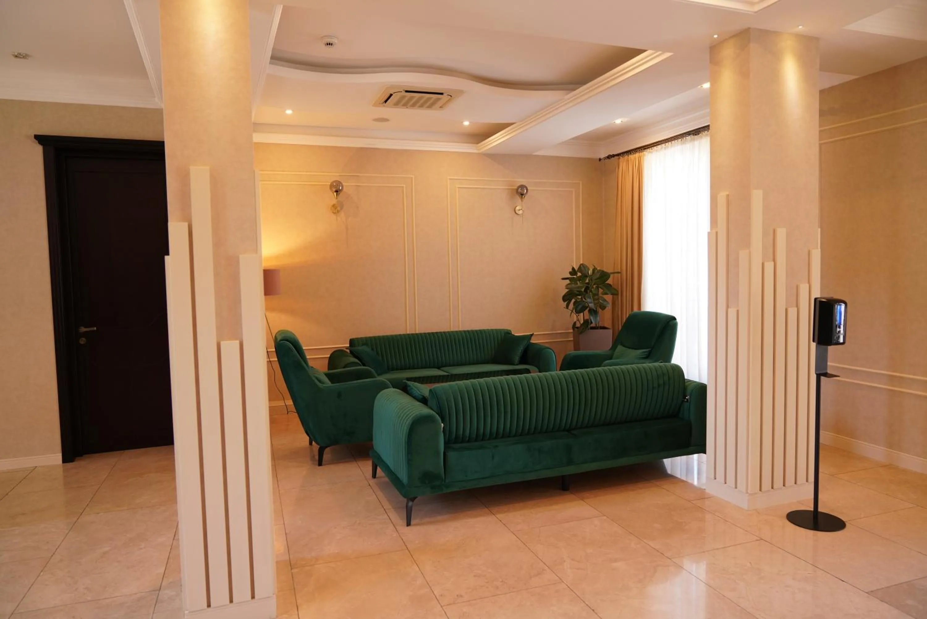 Lobby or reception in Marionn Hotel