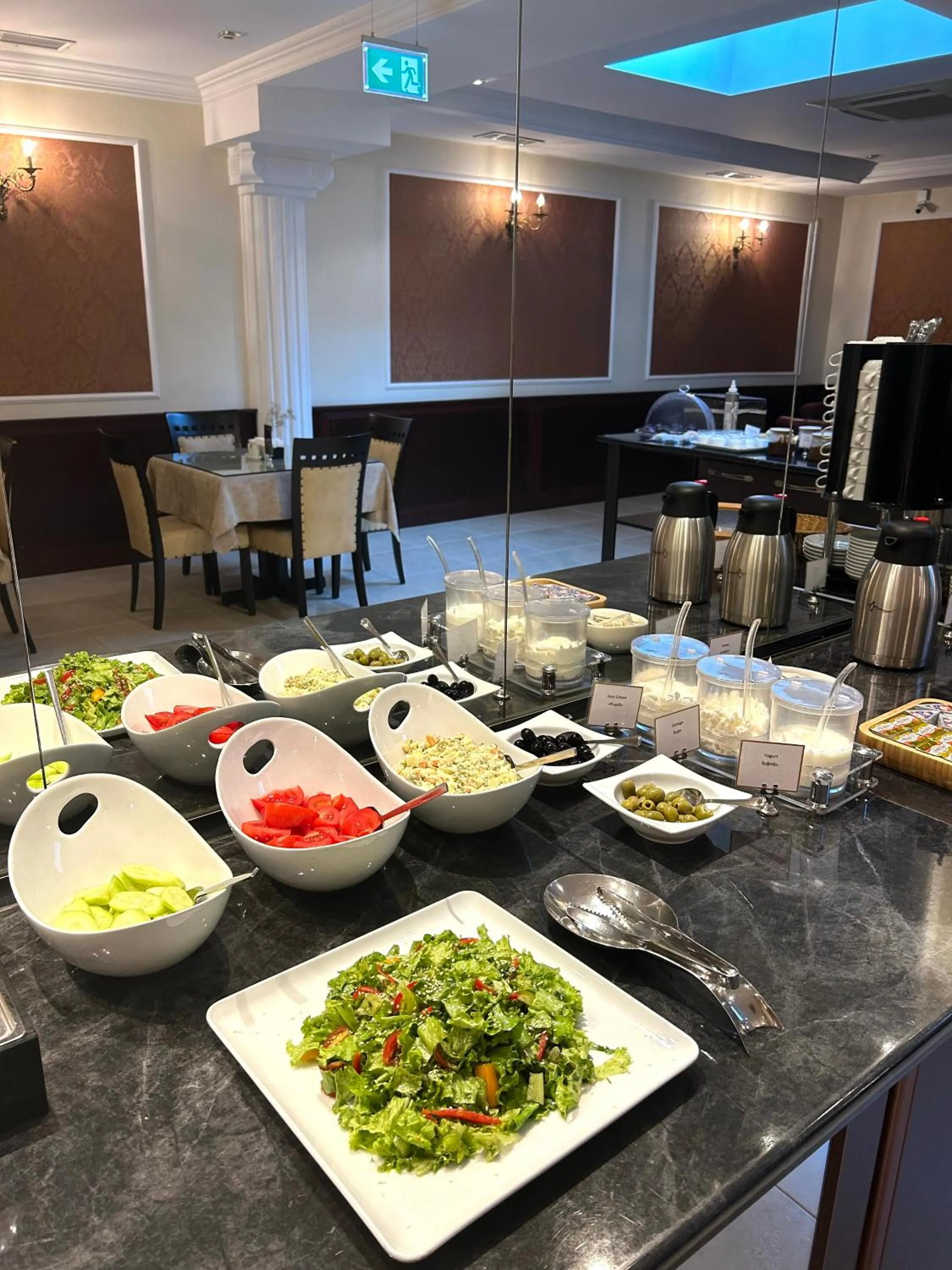 Coffee/tea facilities in Marionn Hotel