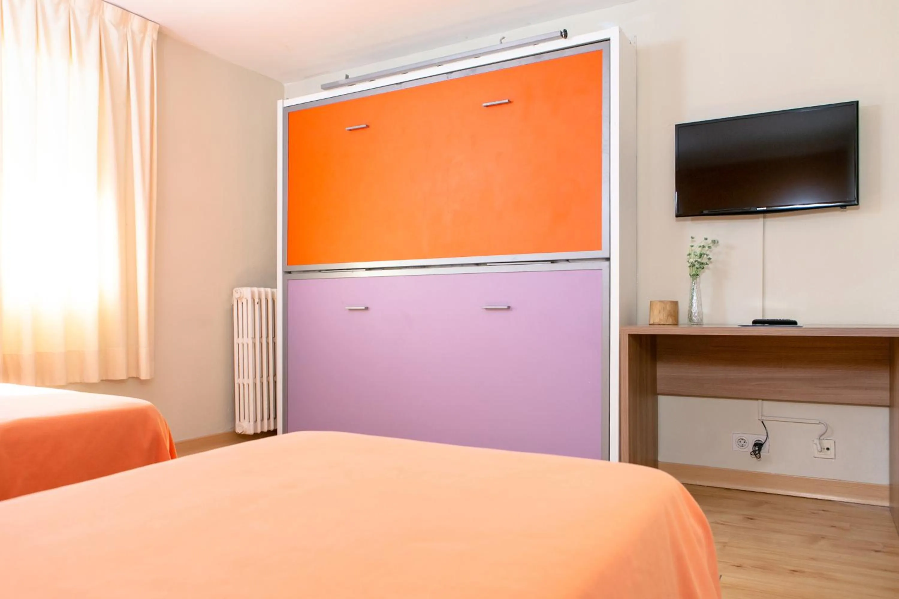 Bedroom, Bed in Hotel SNÖ Condes del Pallars