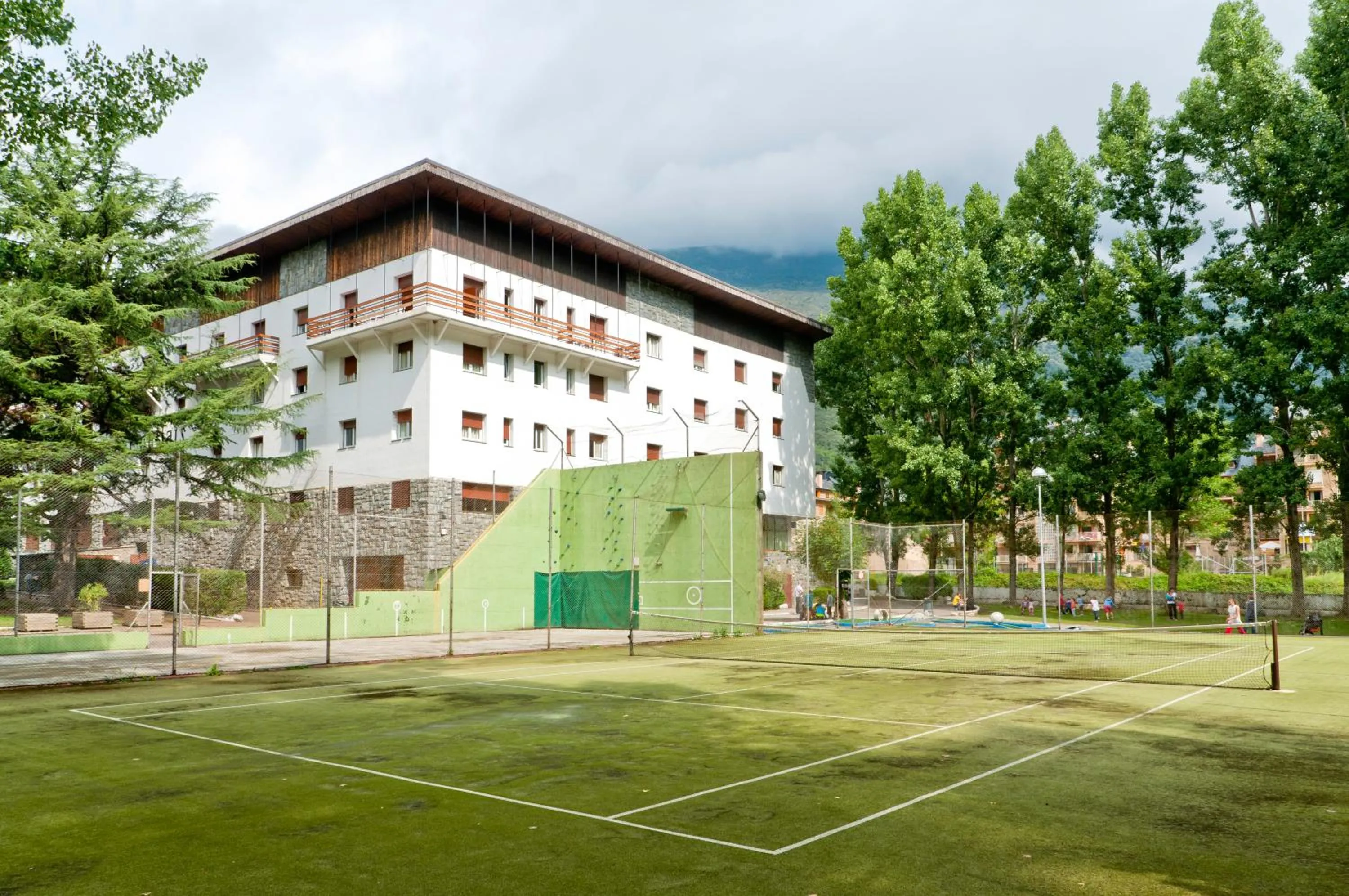 Property building in Hotel SNÖ Condes del Pallars