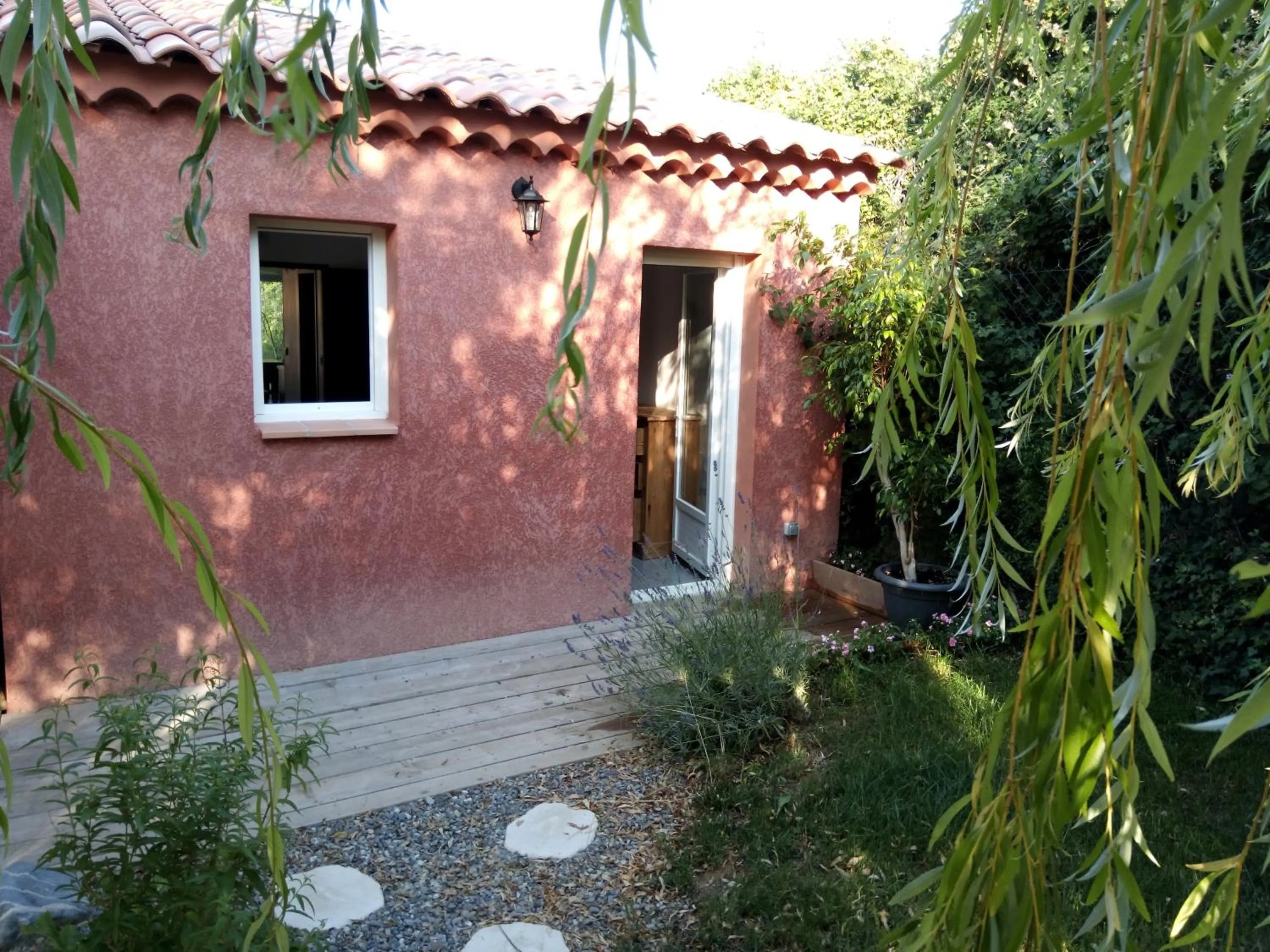 Property building in Les Terrasses de Valensole