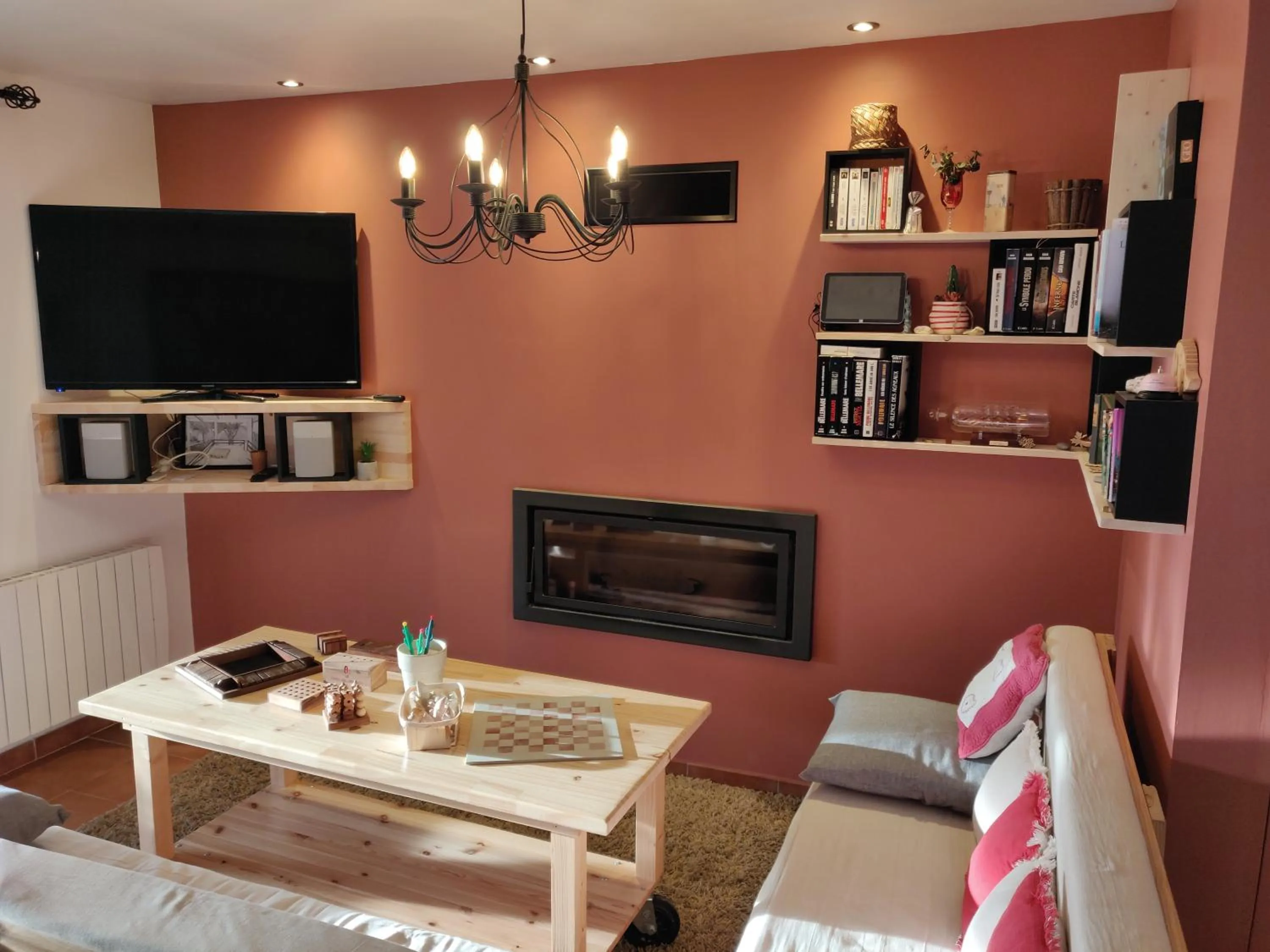 Communal lounge/ TV room in Les Terrasses de Valensole