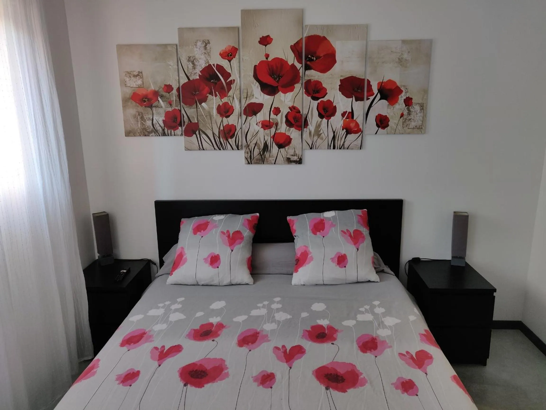 Photo of the whole room, Bed in Les Terrasses de Valensole