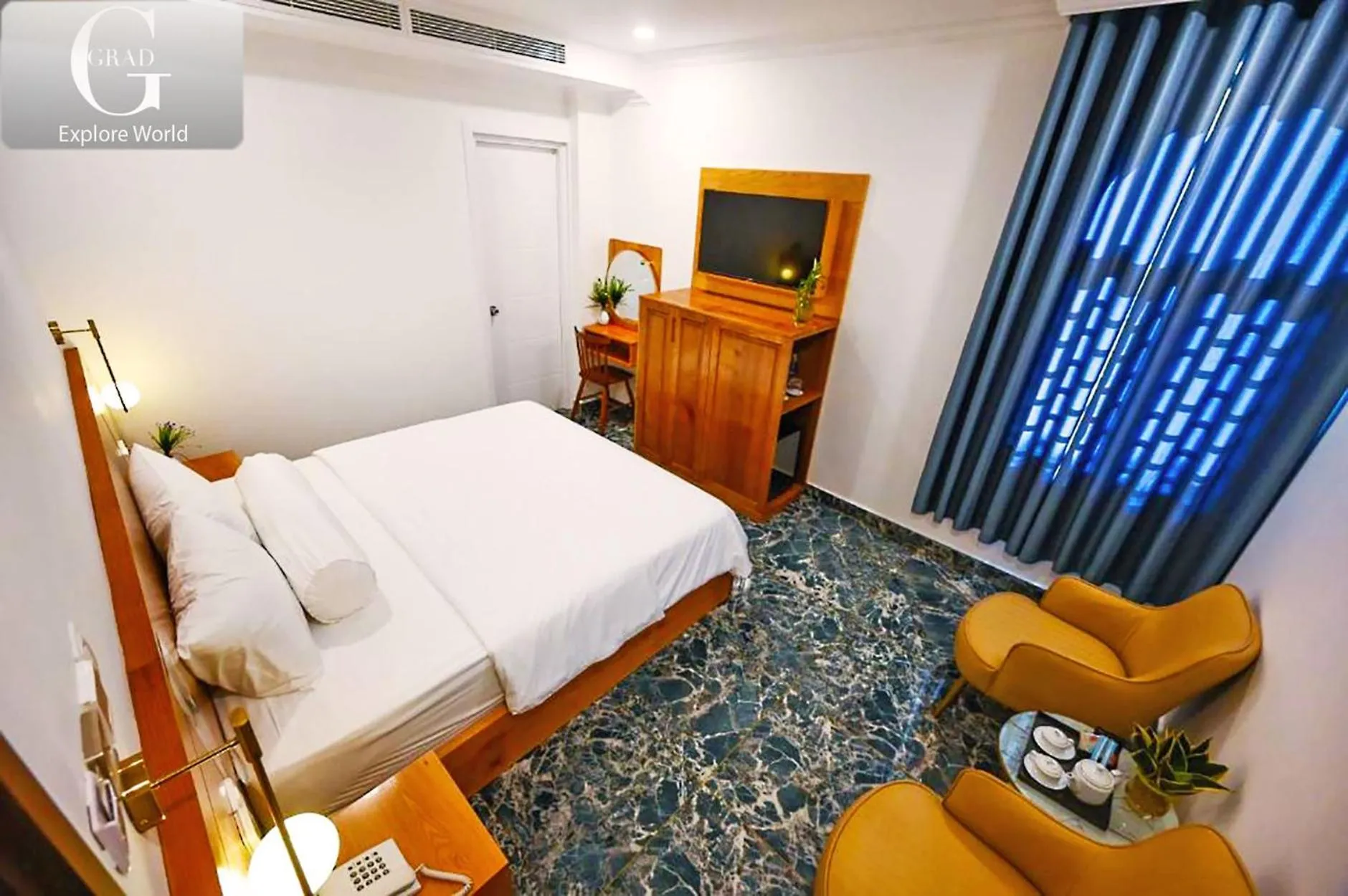 TV and multimedia in Ly Ly Hotel 2