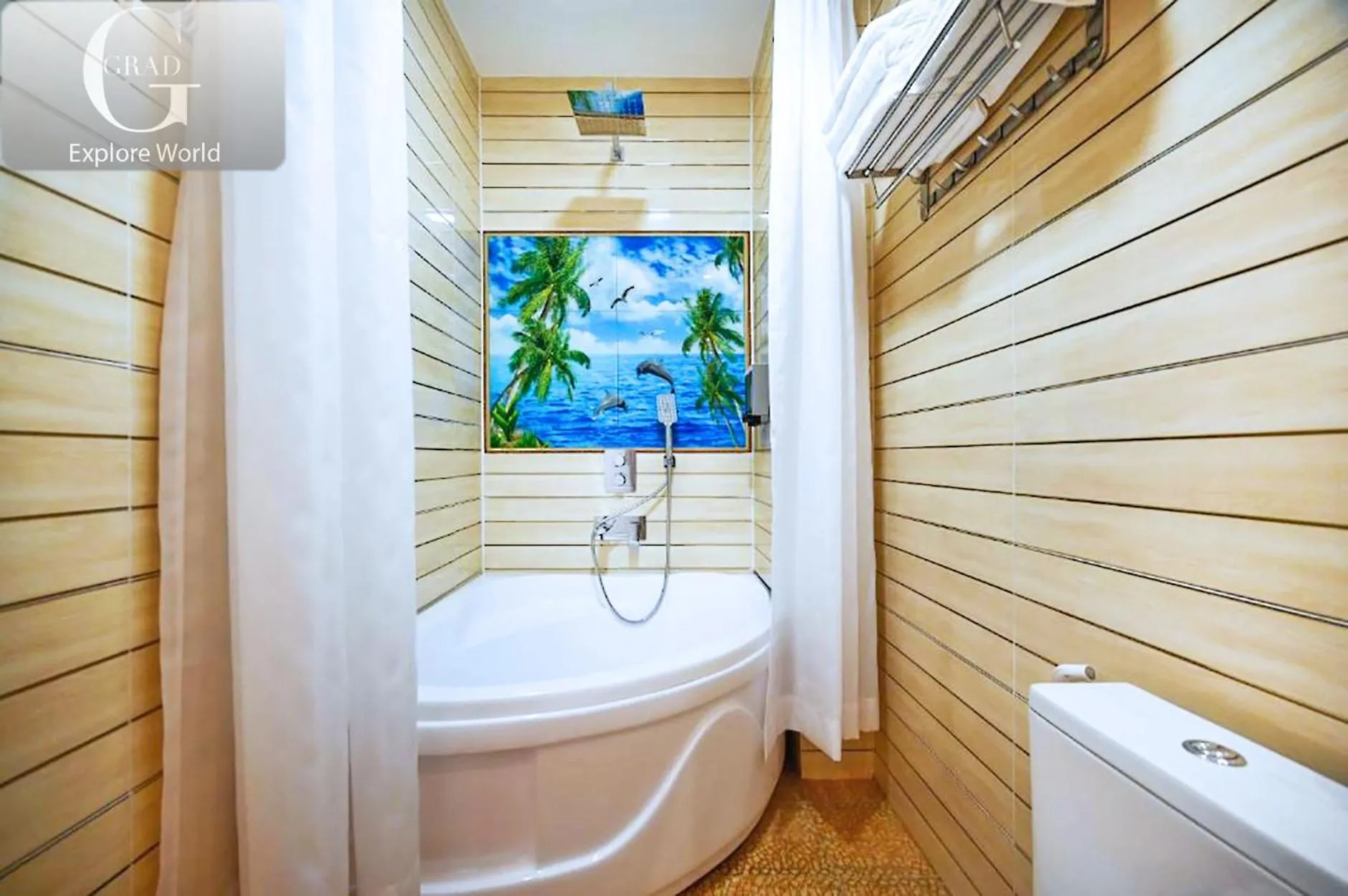 Hot Tub in Ly Ly Hotel 2