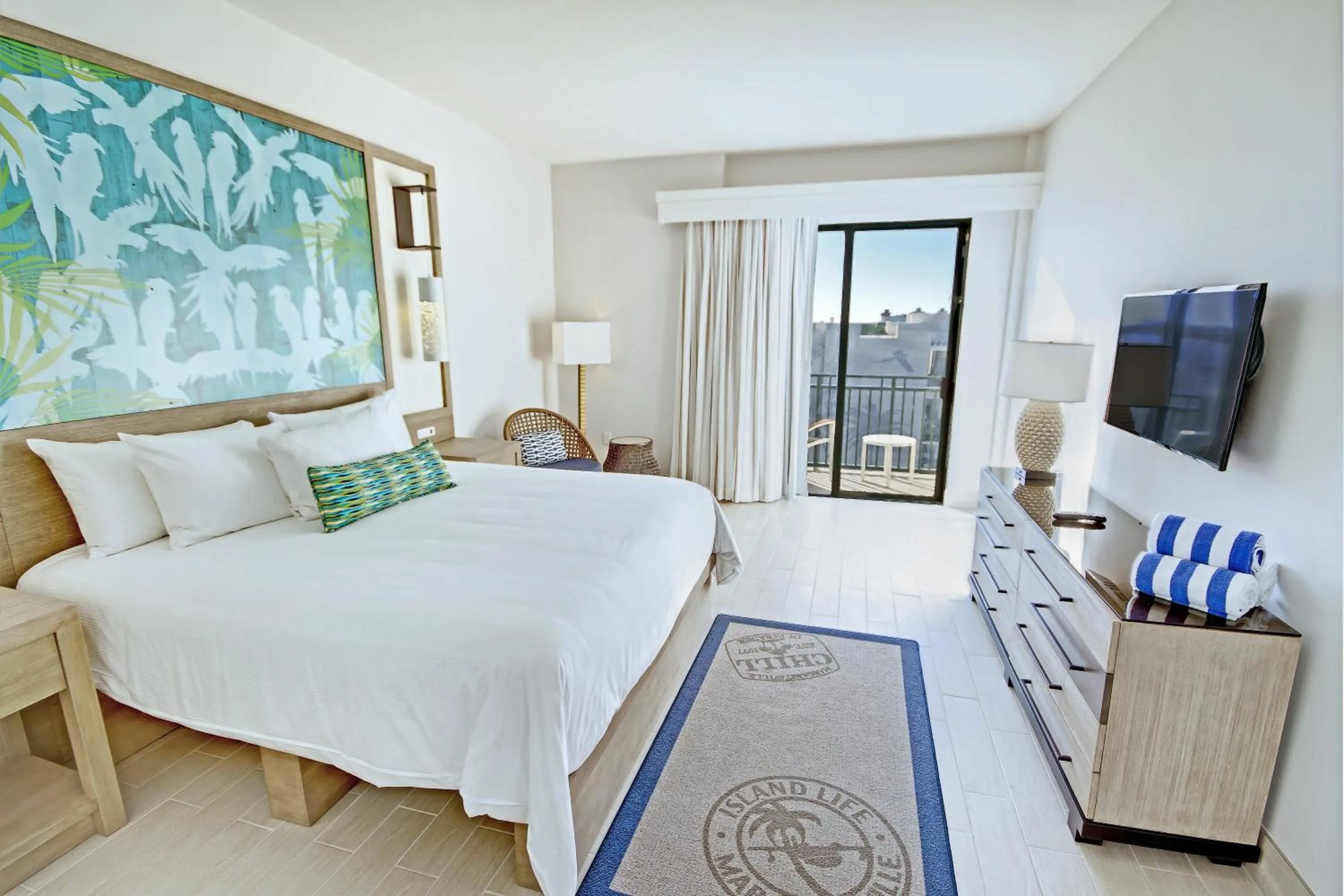 Photo of the whole room, Bed in Margaritaville Vacation Club - Rio Mar