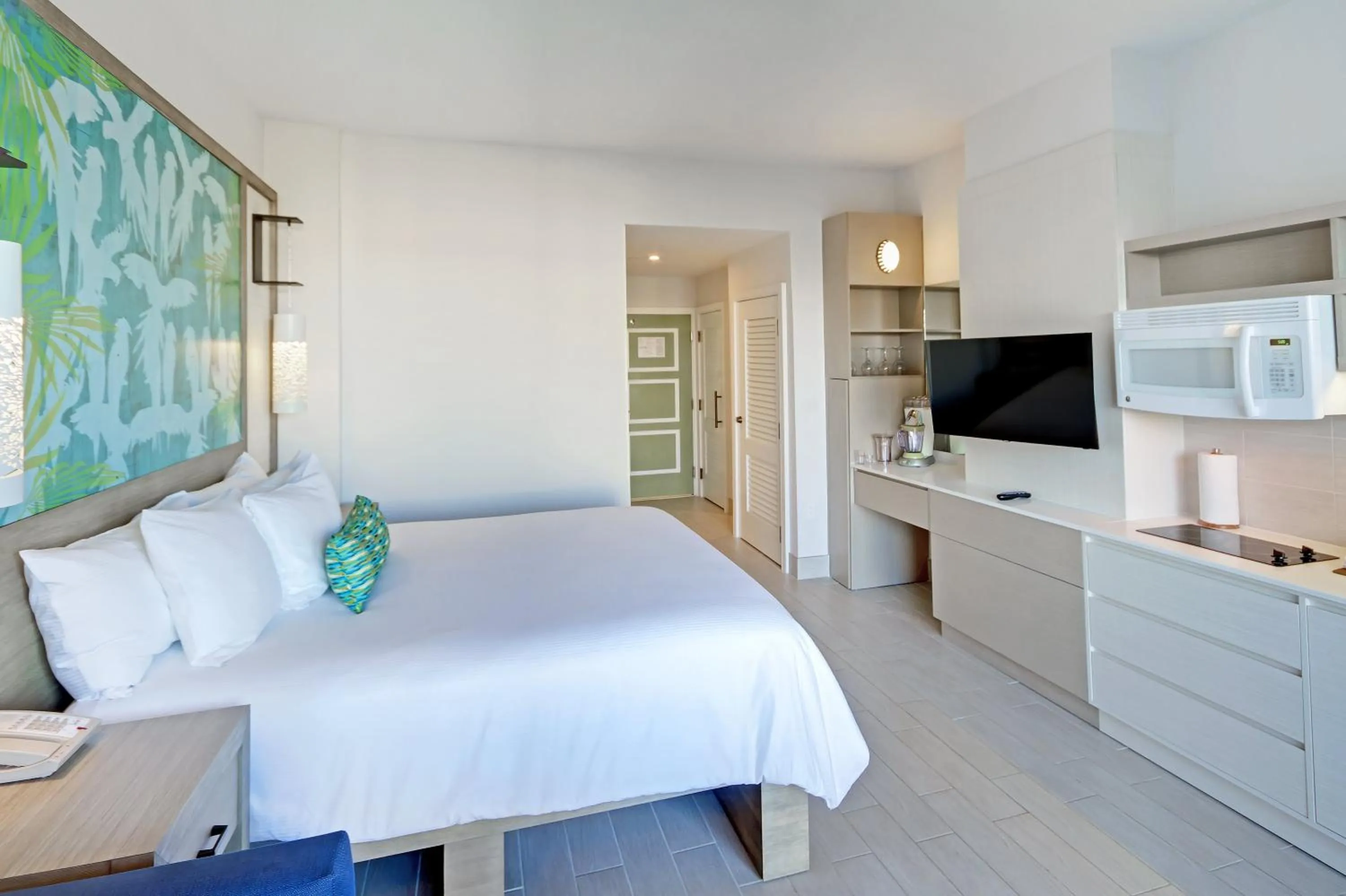 Photo of the whole room, Bed in Margaritaville Vacation Club - Rio Mar