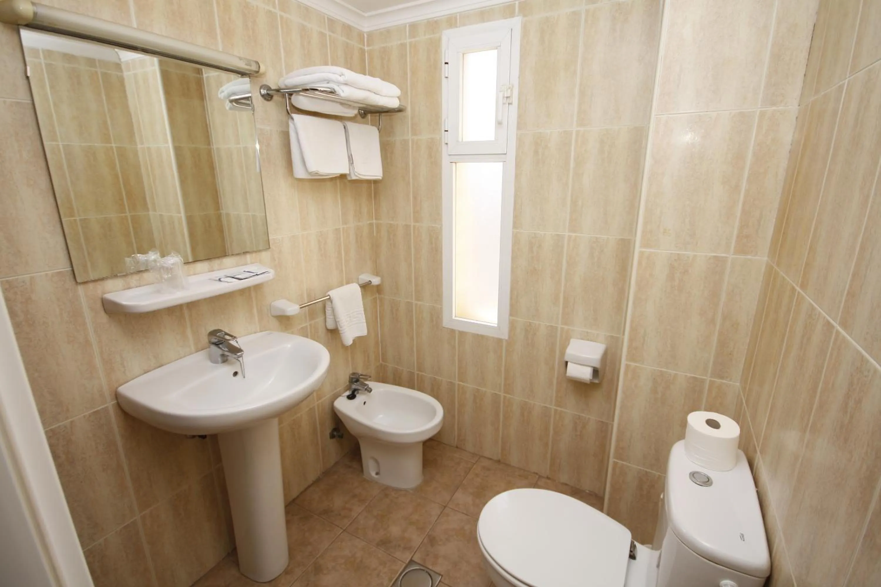 Bathroom in Apartamentos Niza