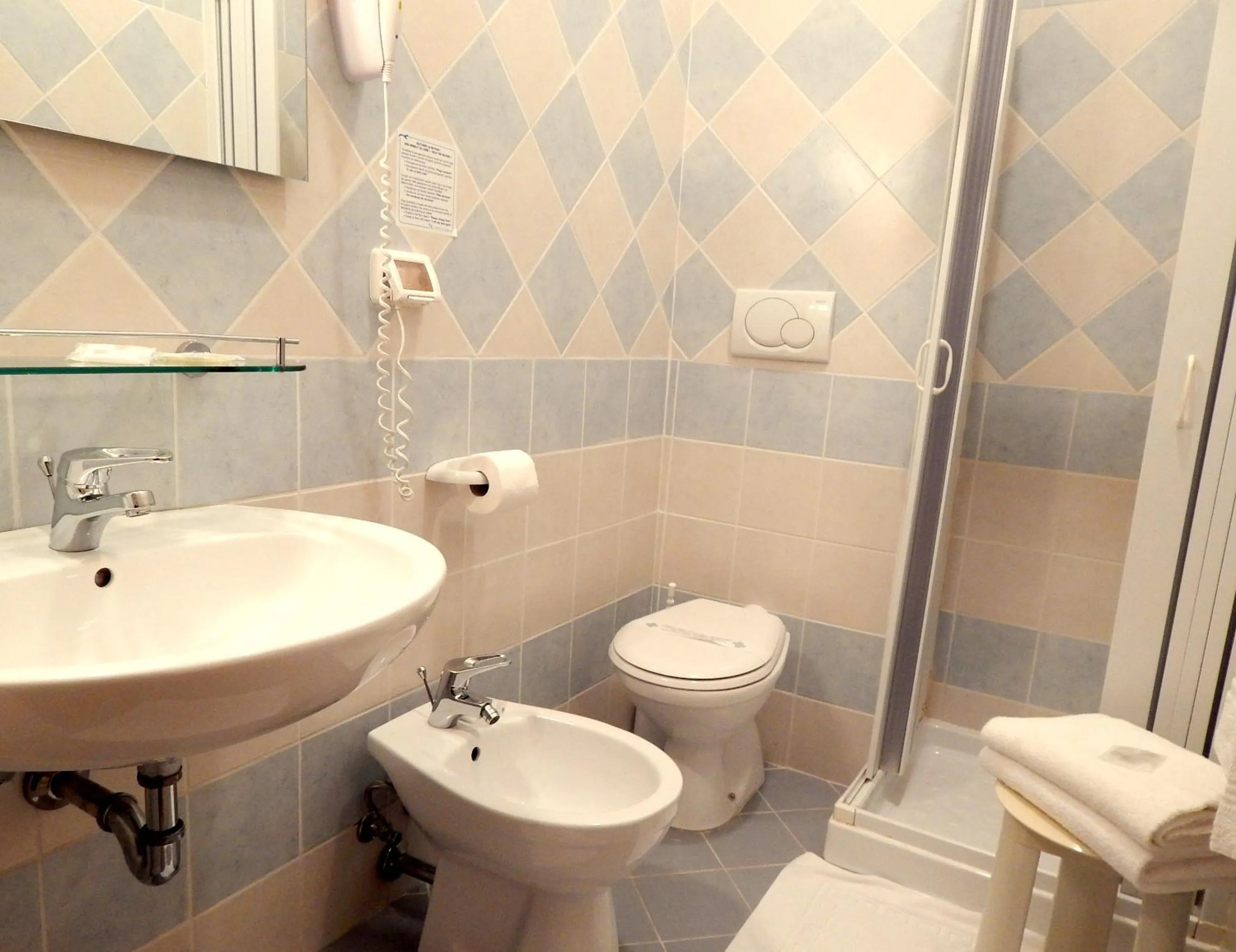 Bathroom in Hotel Il Gabbiano